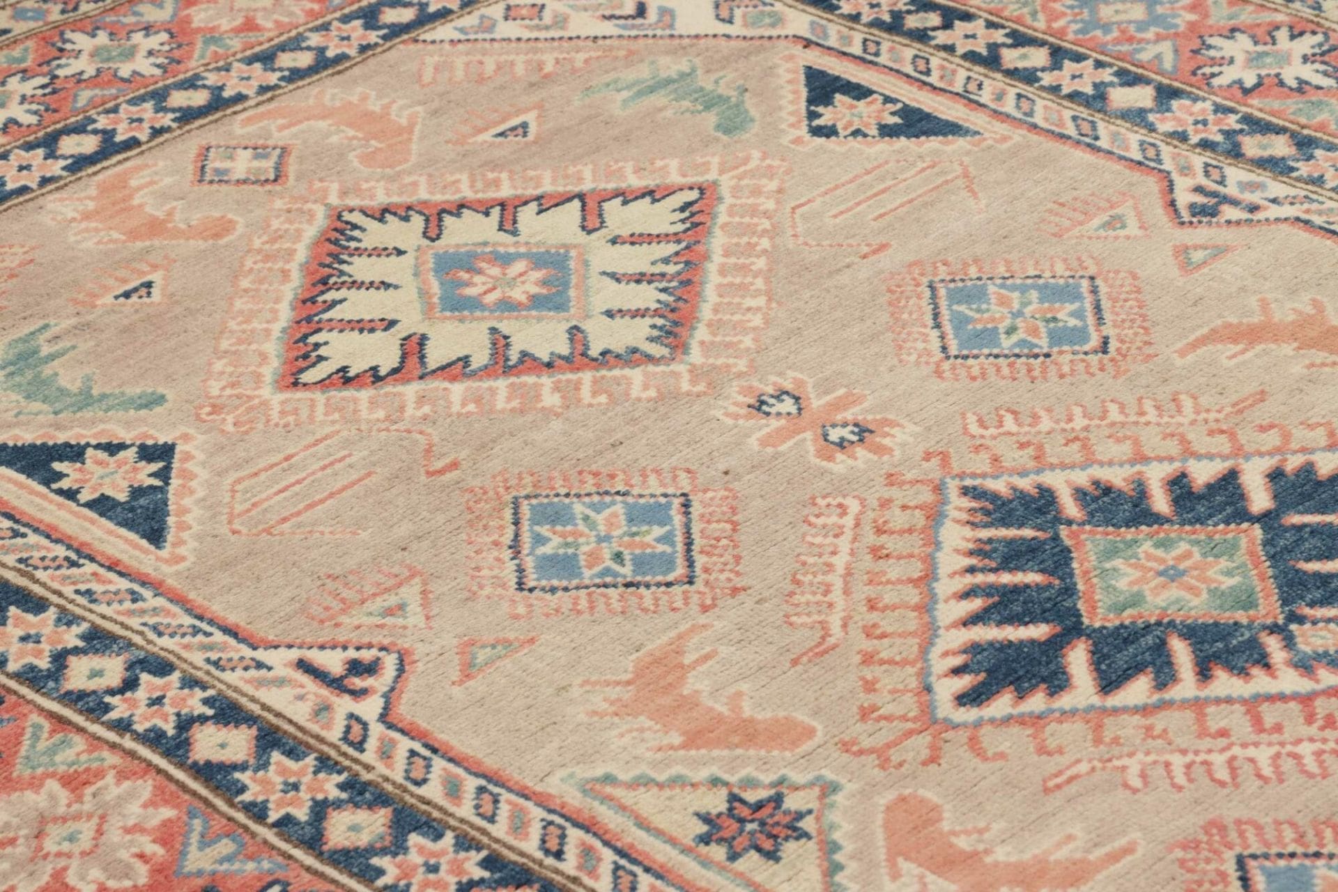 Kazak Orientteppich 119 × 186 cm aus Wolle, handgeknüpft