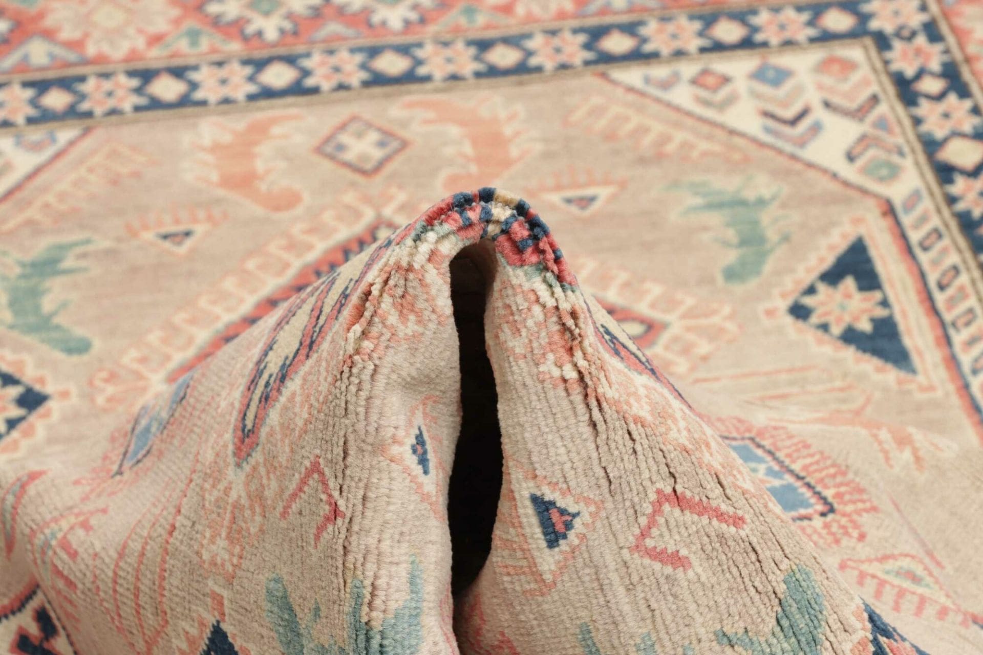 Kazak Orientteppich 119 × 186 cm aus Wolle, handgeknüpft