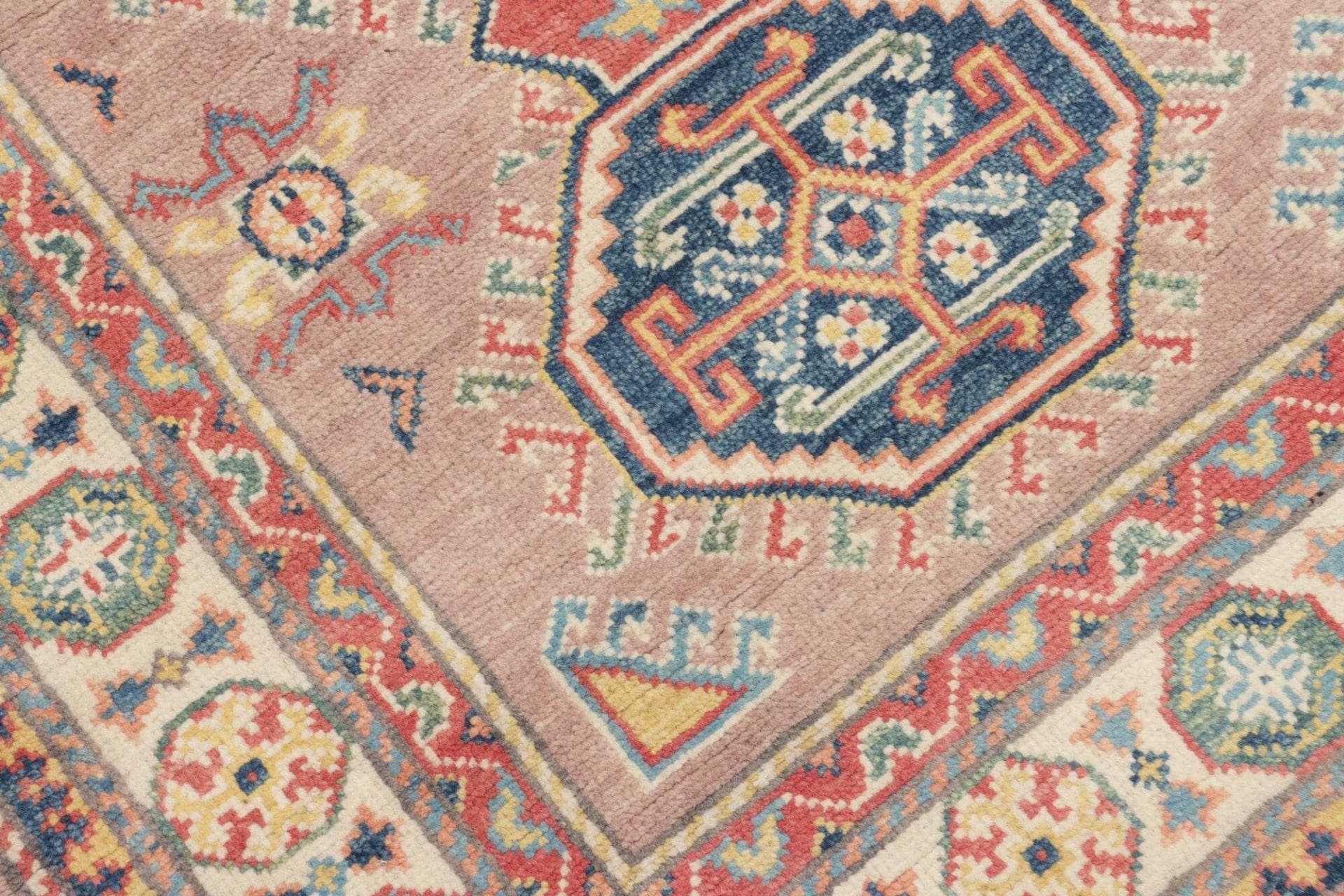 Kazak Orientteppich aus Pakistan, 85 × 126 cm