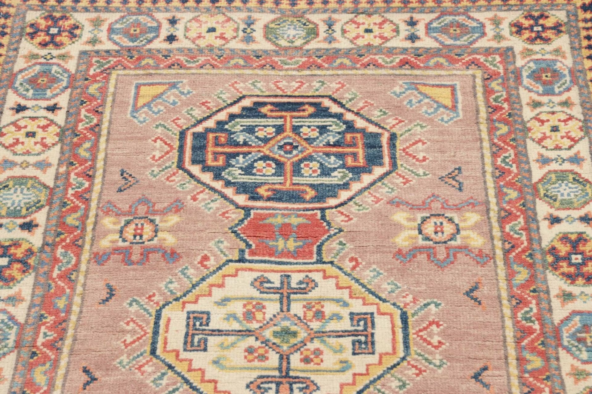 Kazak Orientteppich aus Pakistan, 85 × 126 cm
