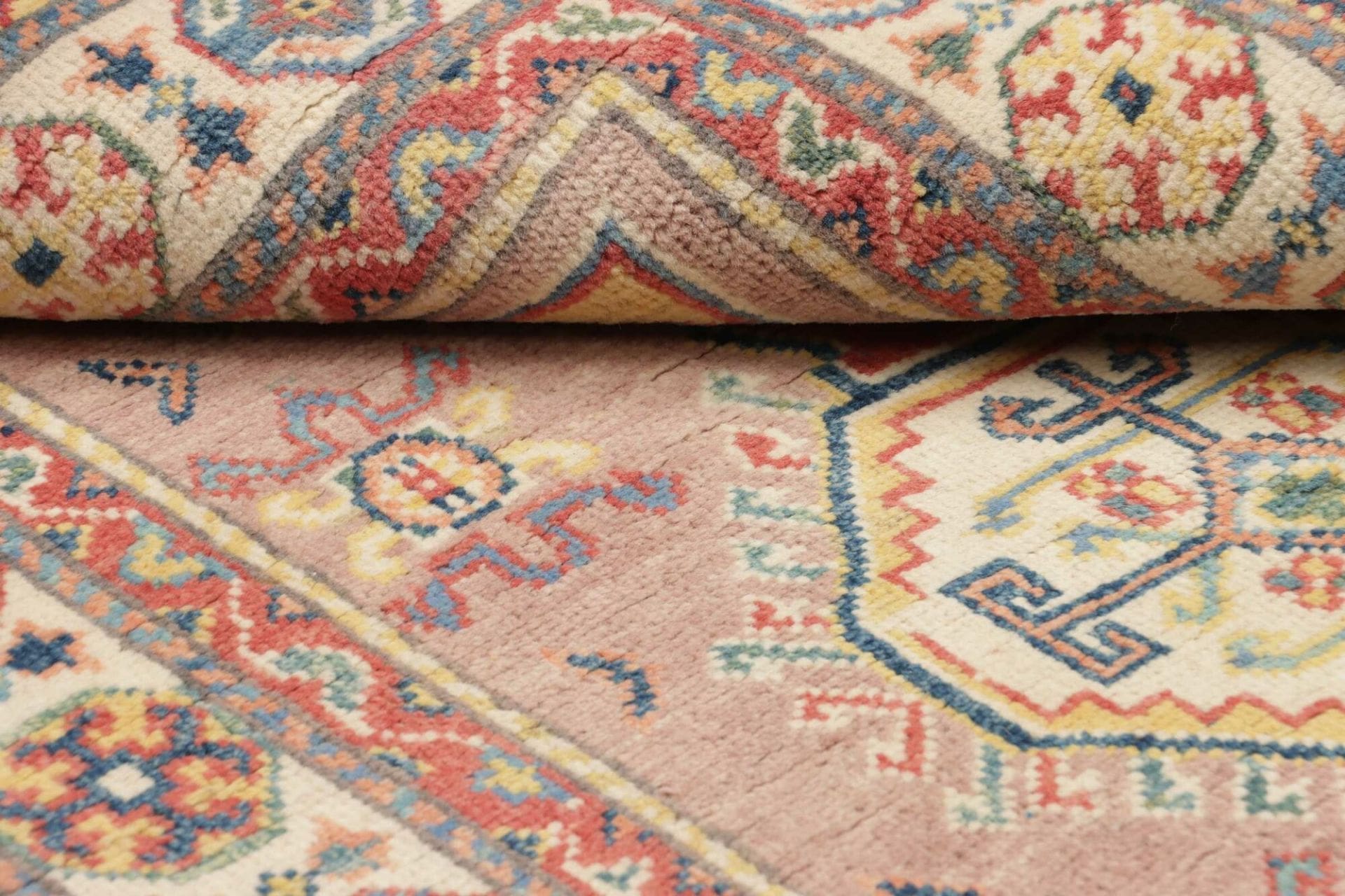 Kazak Orientteppich aus Pakistan, 85 × 126 cm