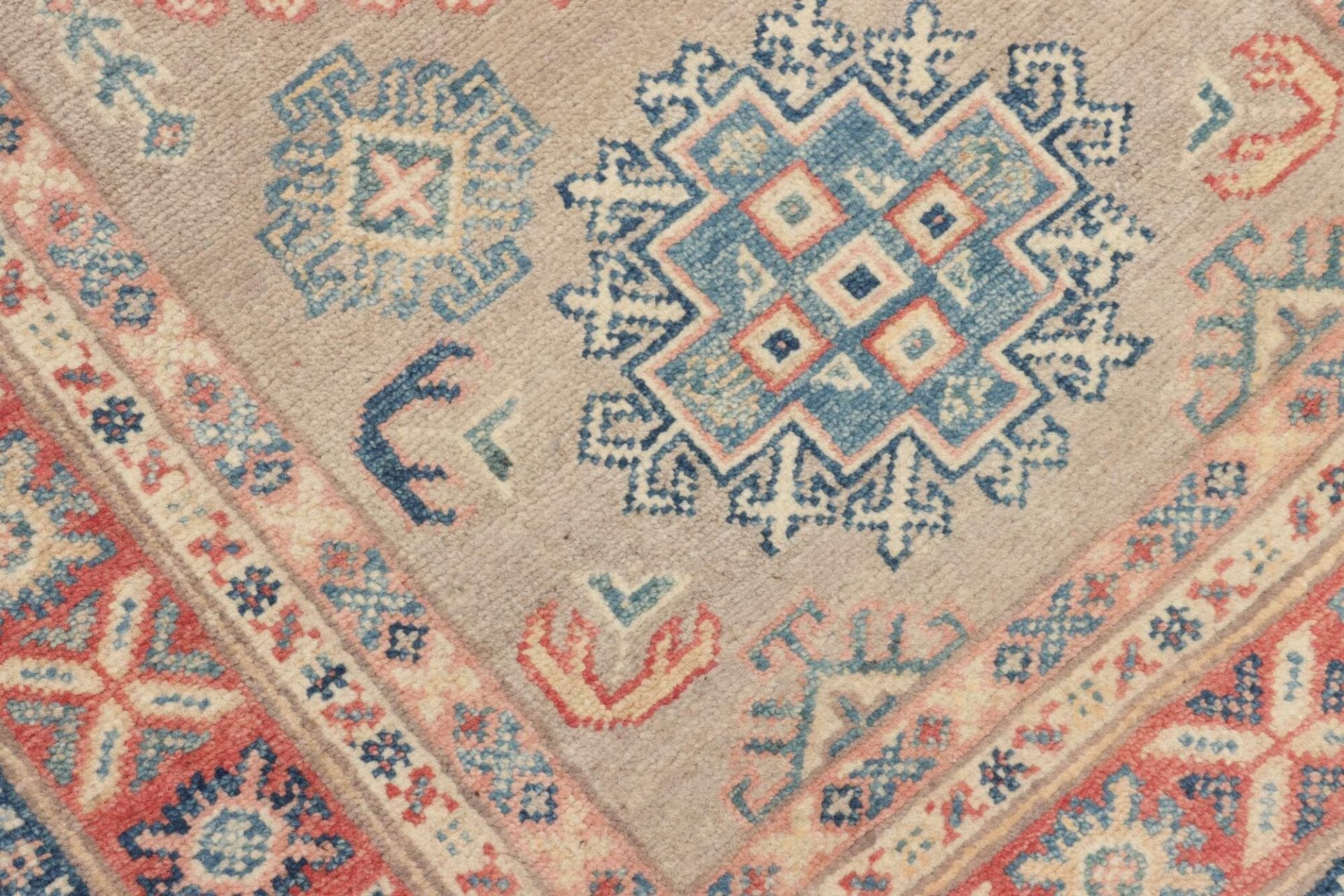 Kazak Orientteppich aus Pakistan, 85 × 116 cm