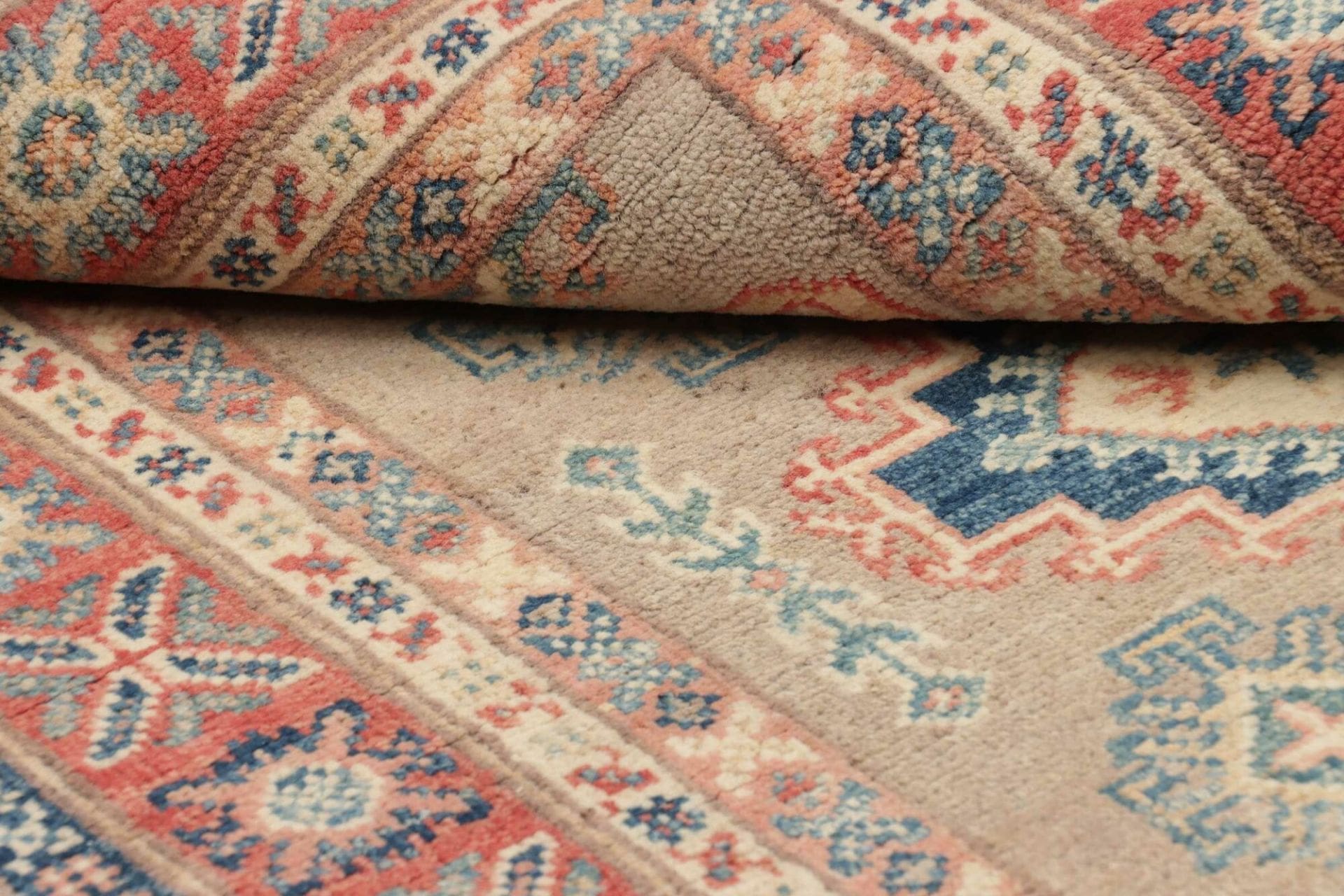 Kazak Orientteppich aus Pakistan, 85 × 116 cm