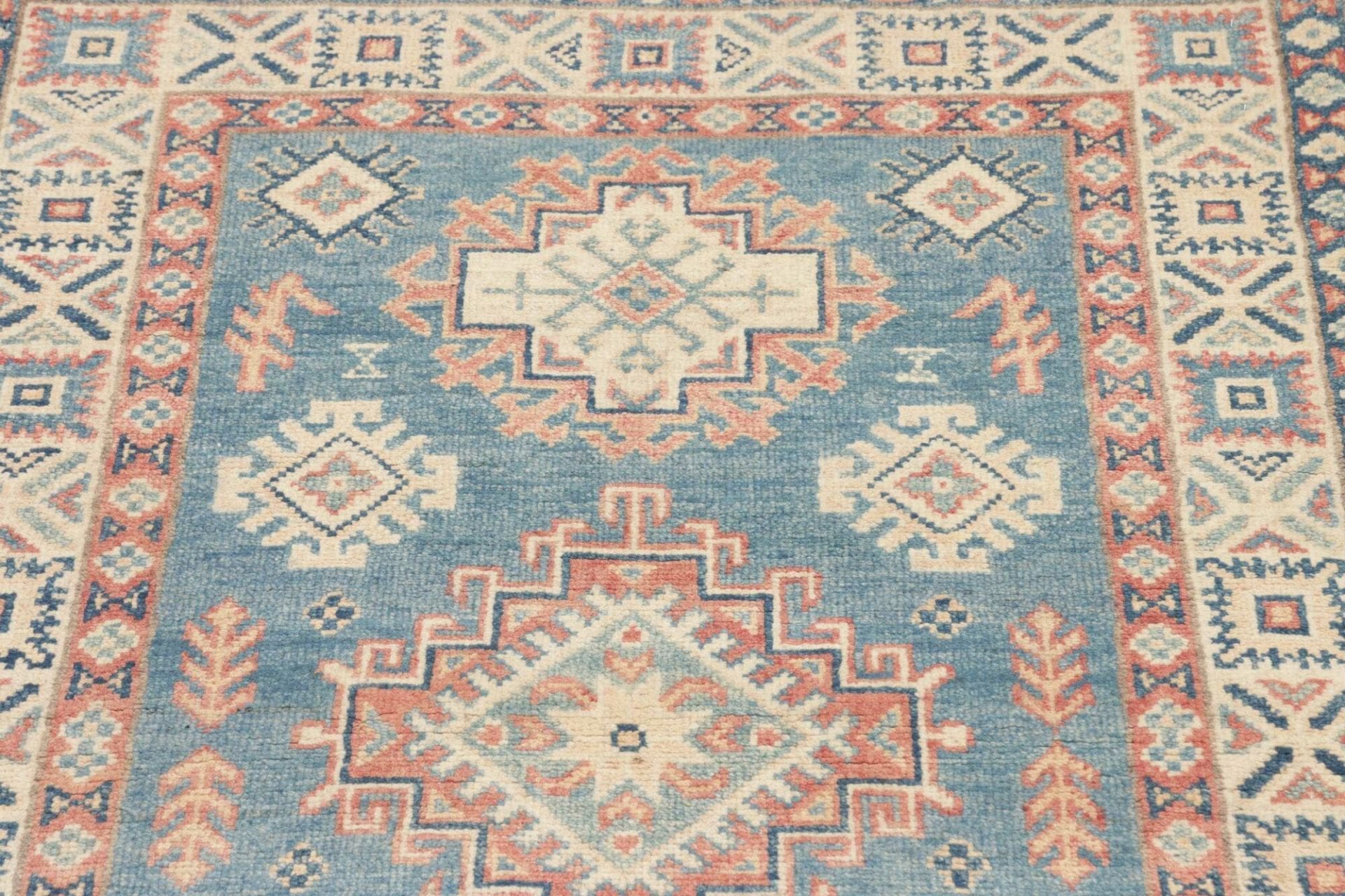 Kazak Orientteppich aus Pakistan, 85 × 127 cm