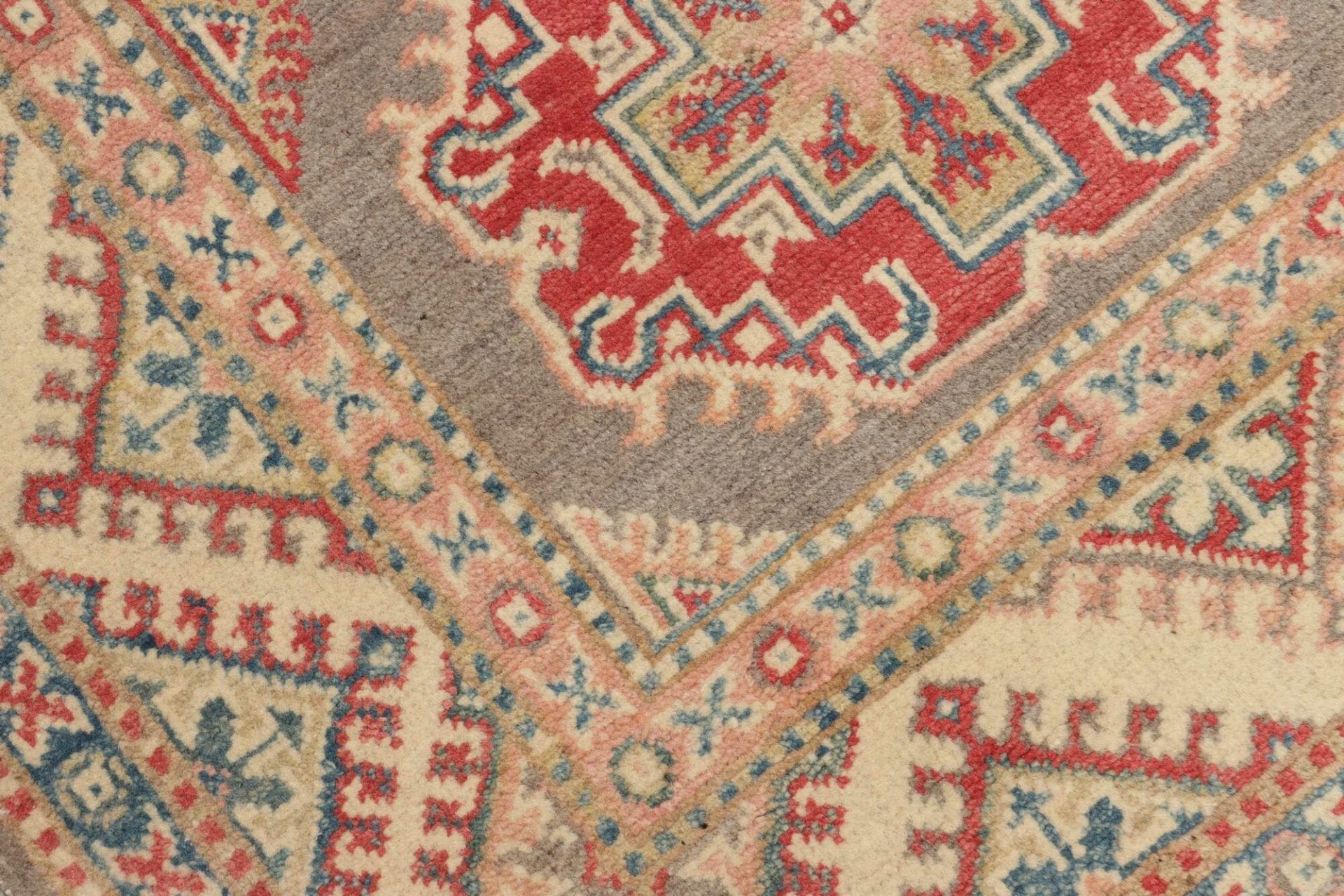 Kazak Orientteppich aus Pakistan, 84 × 126 cm