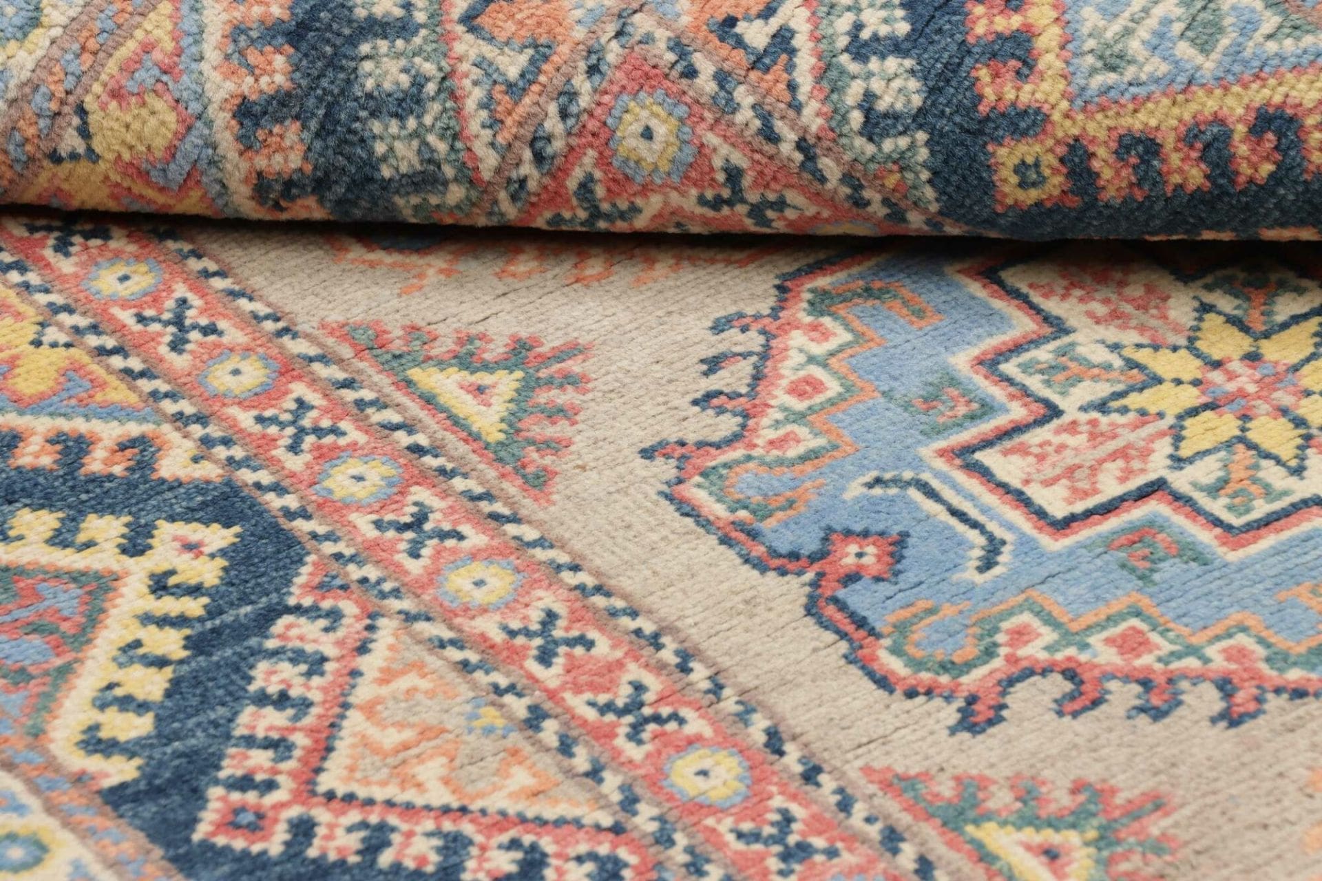kazak-teppich-89-x-130-cm-geometrische-muster-handgeknupft-8 Kazak Orientteppich aus Pakistan, 89 × 130 cm