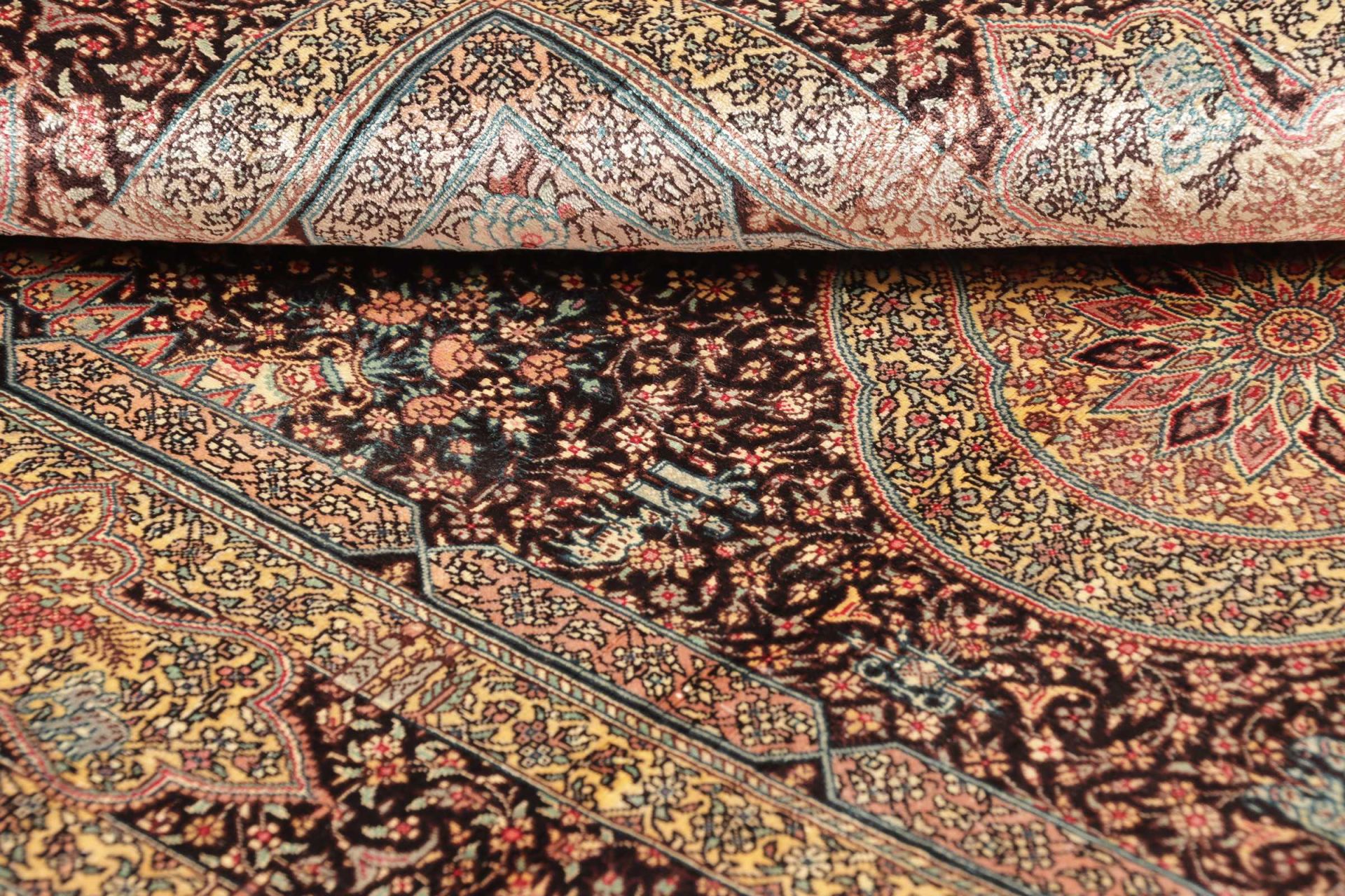 Ghom Perserteppich aus Iran, 83 × 122 cm