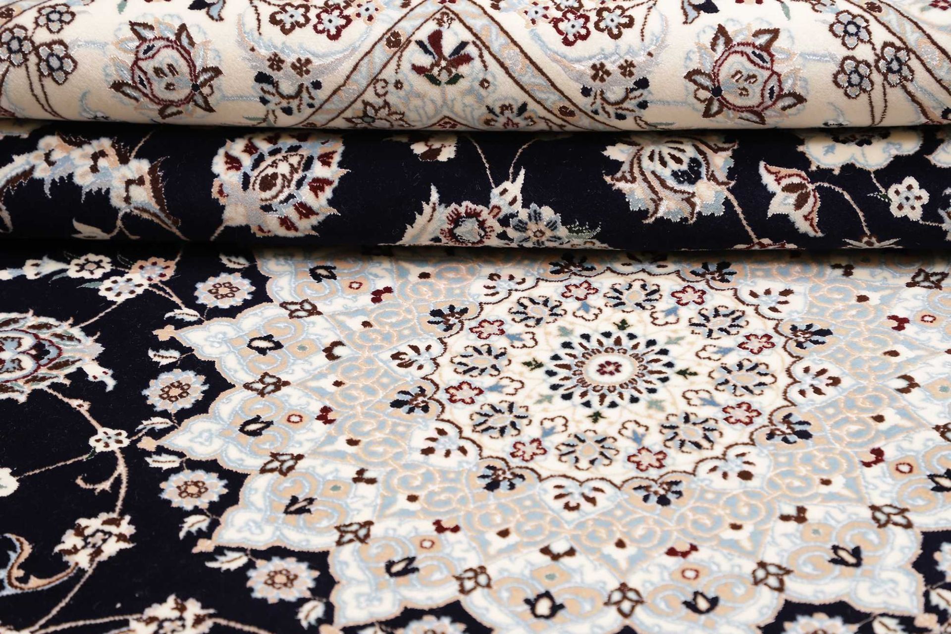 Nain Perserteppich aus Iran, 208 × 261 cm