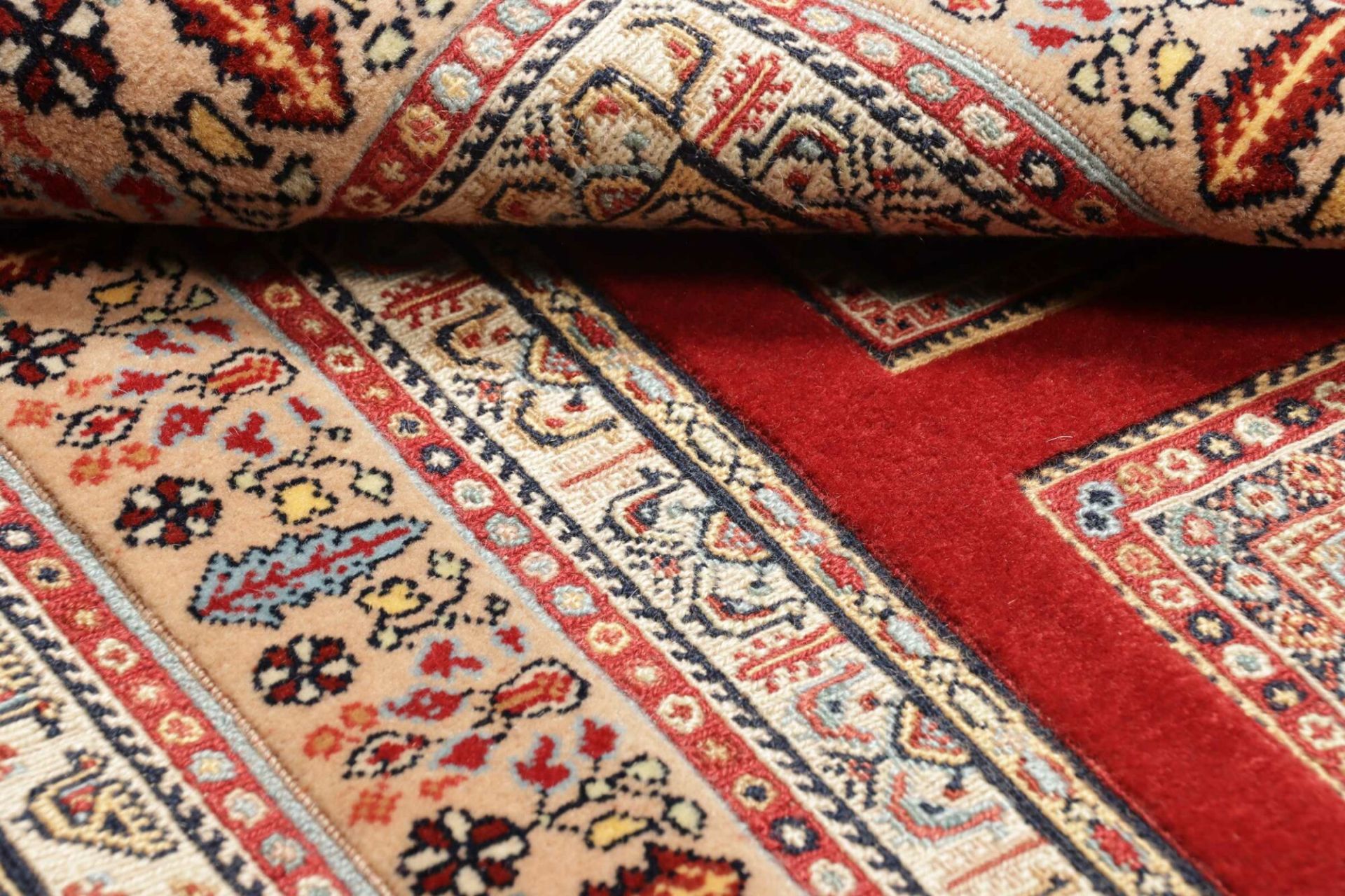 Perserteppich aus Iran, 83 × 116 cm