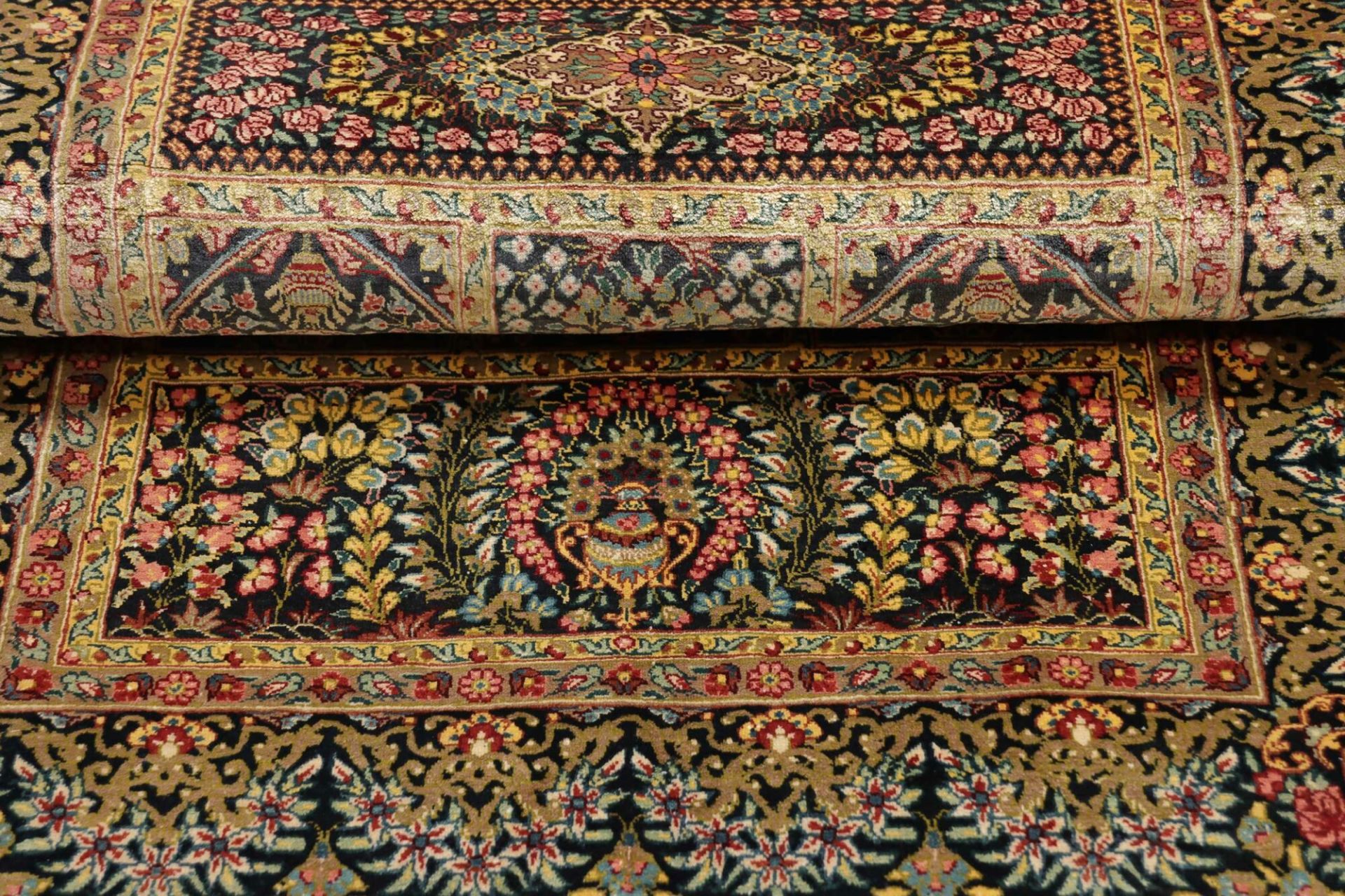 Ghom Perserteppich 60 × 97 cm aus Seide, handgeknüpft
