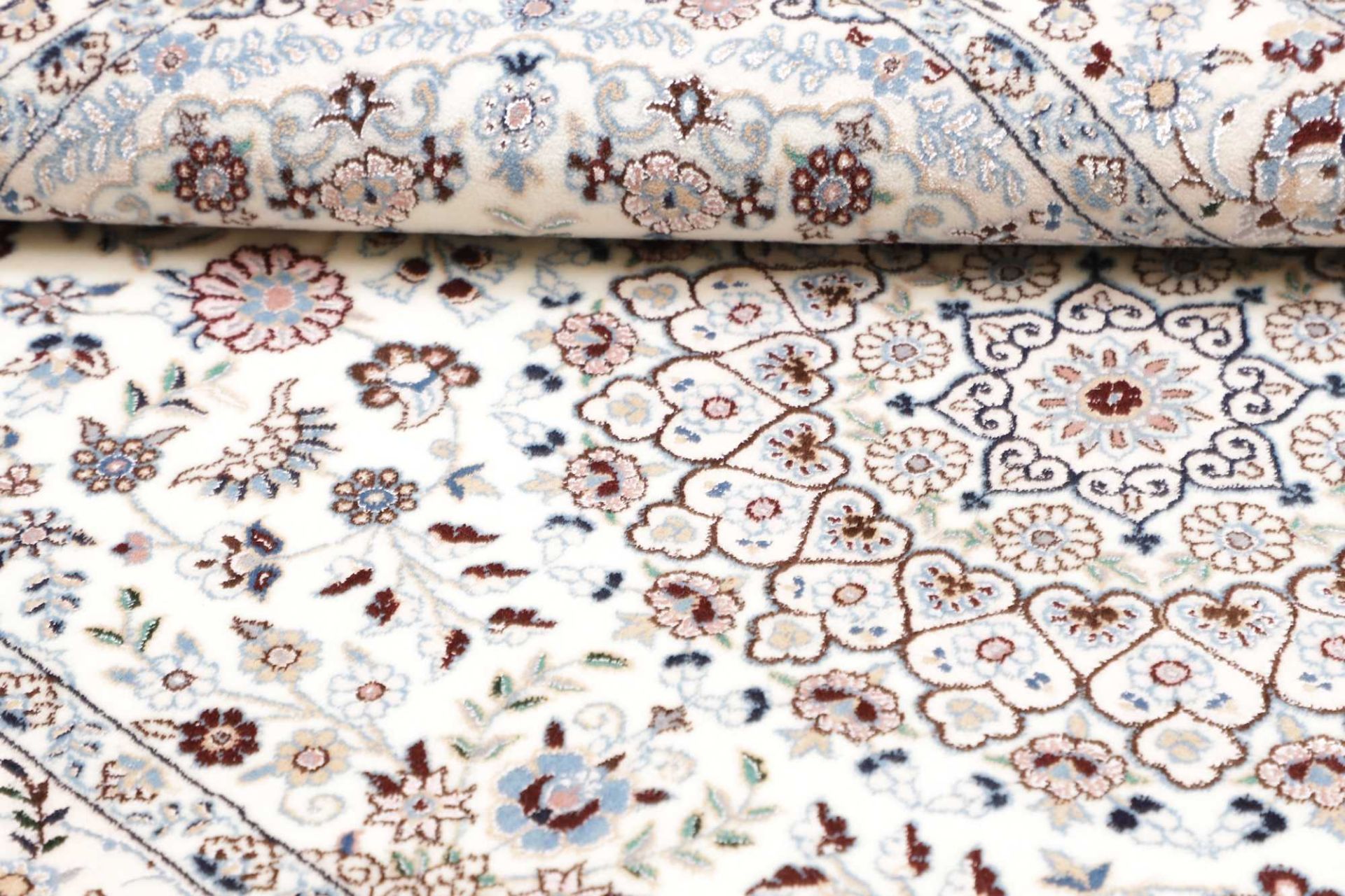 Nain Perserteppich aus Iran, 112 × 165 cm