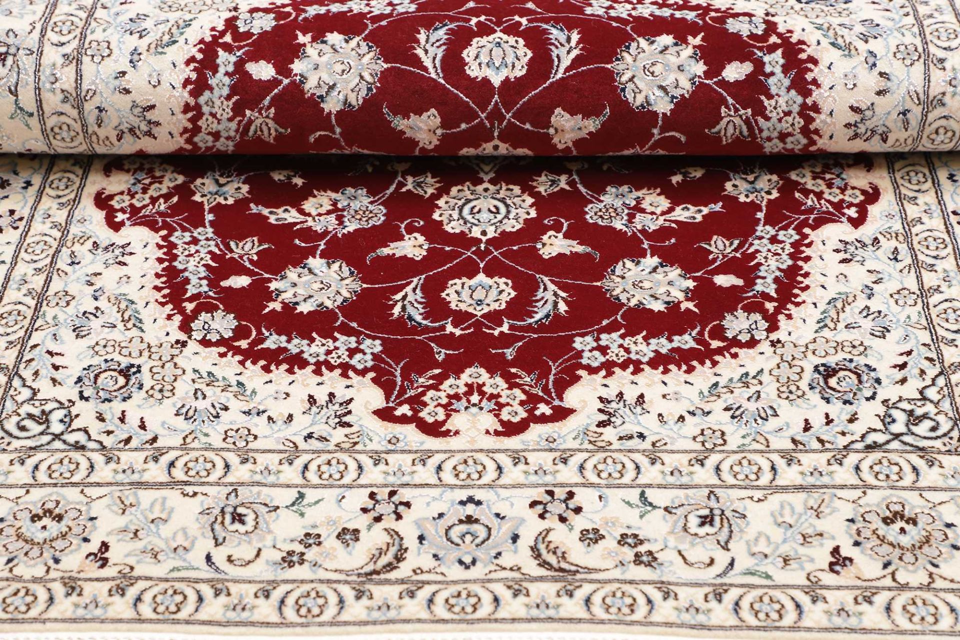 Nain Perserteppich aus Iran, 110 × 164 cm