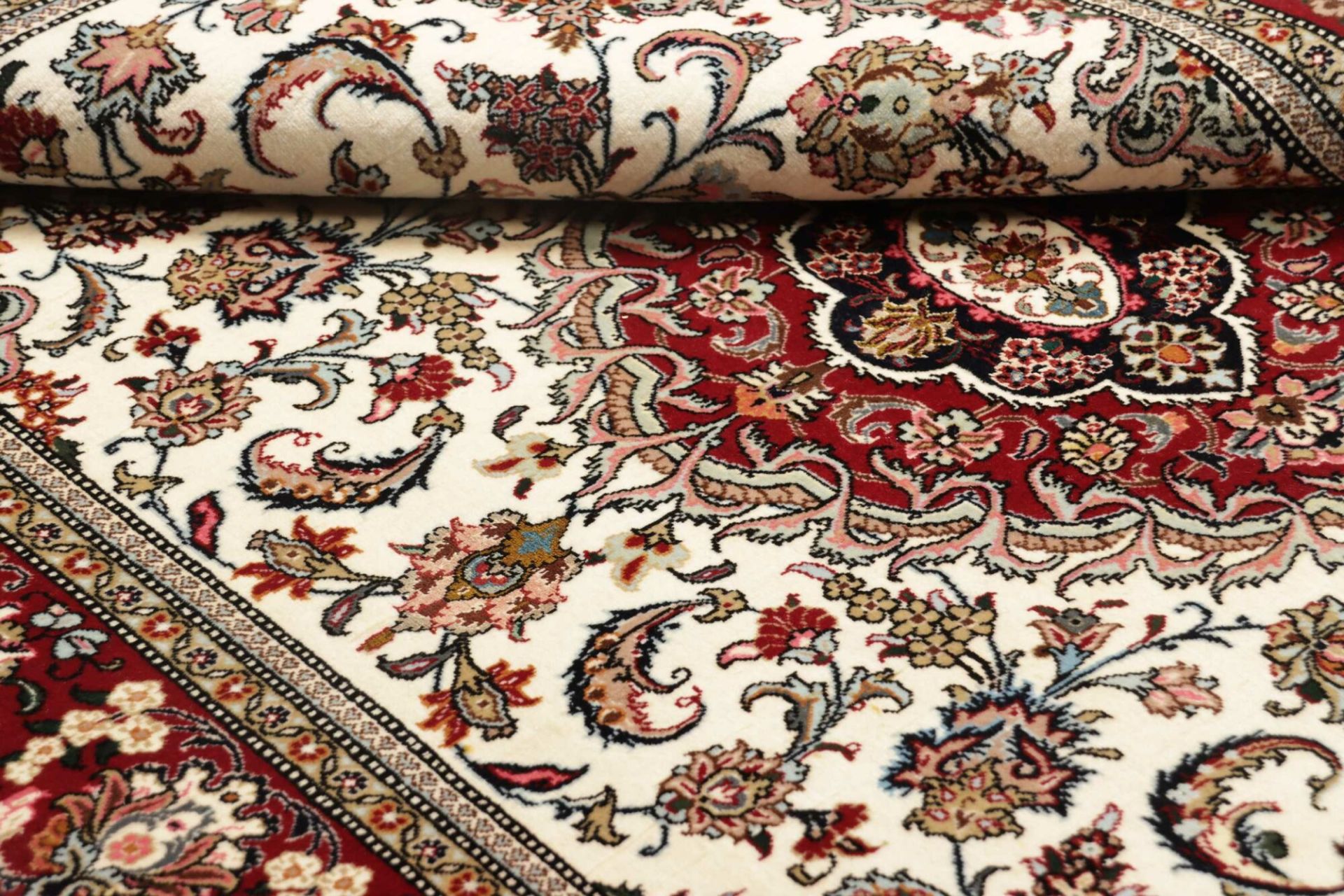 Isfahan Perserteppich 110 × 155 cm aus Wolle & Seide, handgeknüpft