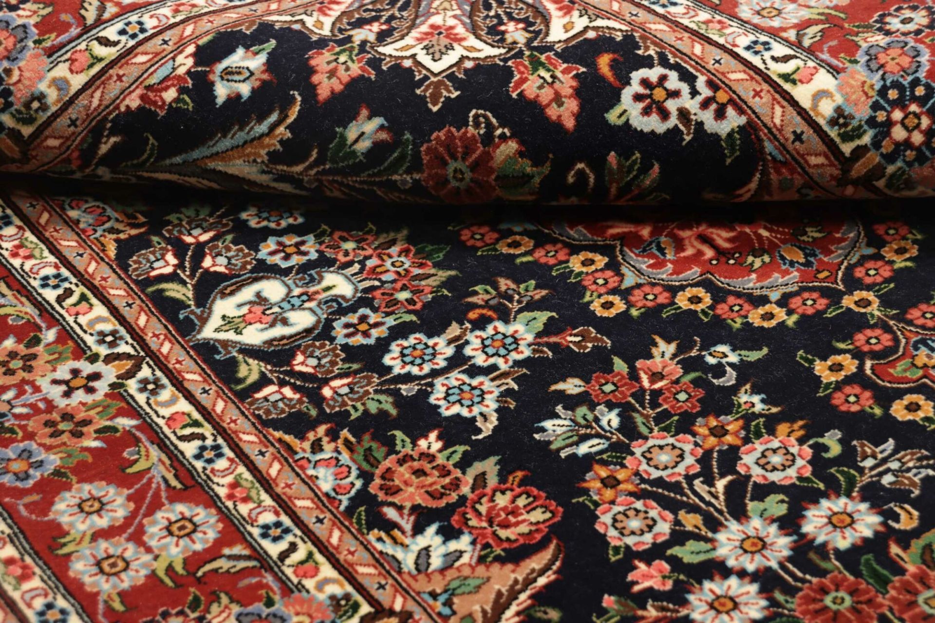 Isfahan Perserteppich aus Iran, 105 × 145 cm