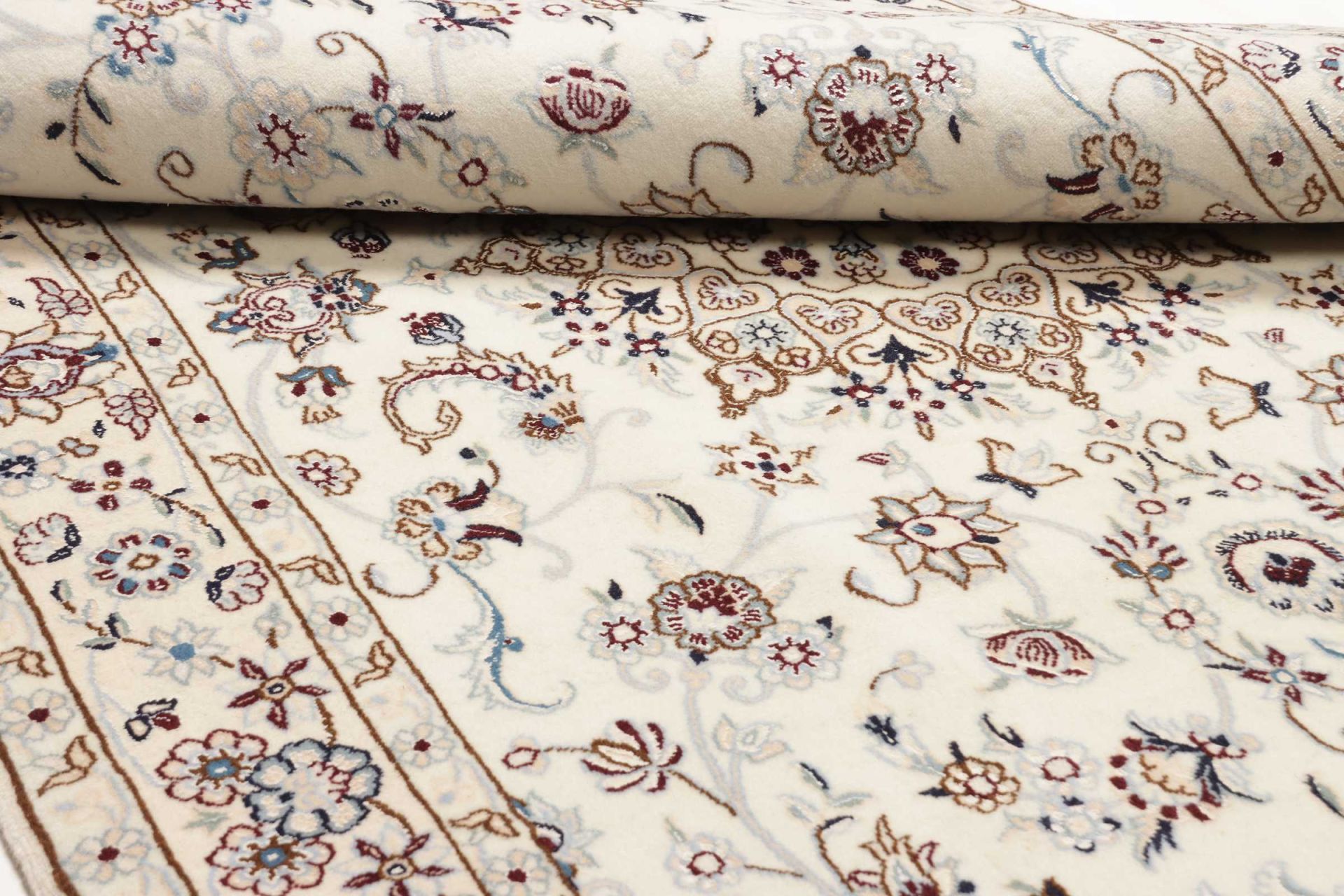 Nain Perserteppich aus Iran, 128 × 210 cm
