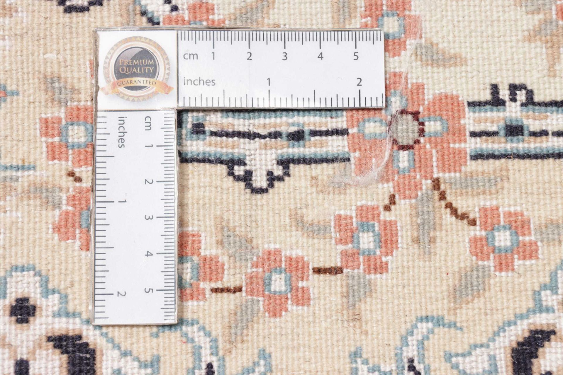 Nain Perserteppich aus Iran, 128 × 210 cm