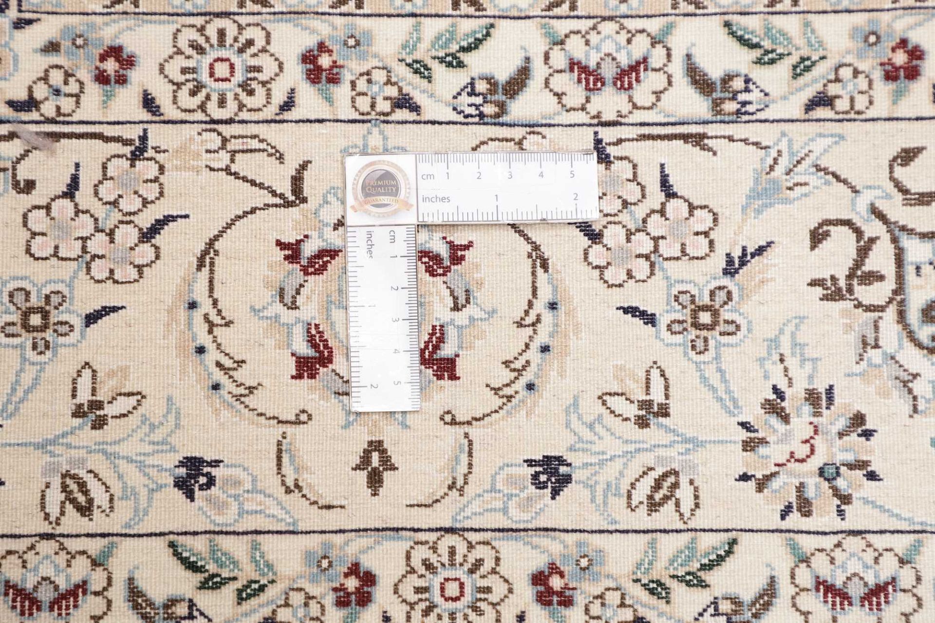 Nain Perserteppich aus Iran, 163 × 246 cm