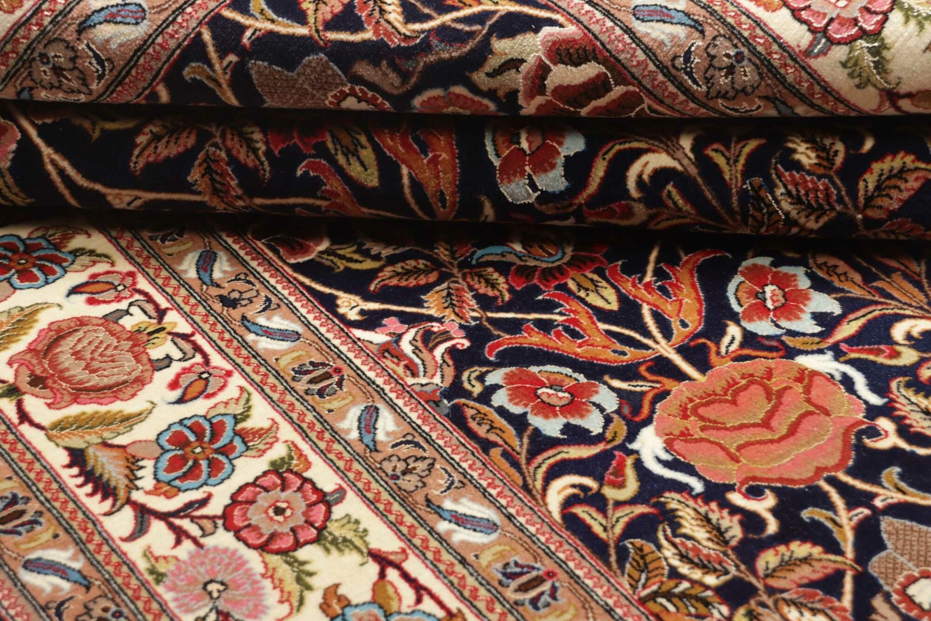 Isfahan Perserteppich aus Iran, 143 × 222 cm