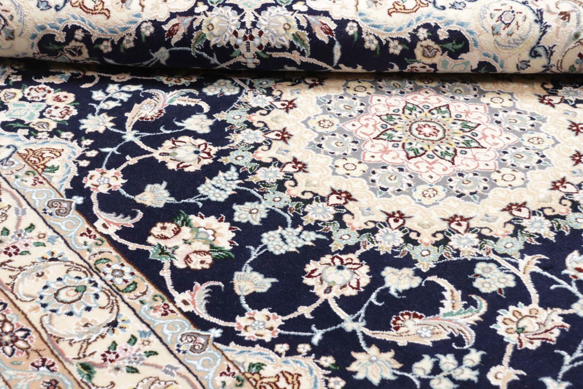 Nain Perserteppich aus Iran, 153 × 235 cm