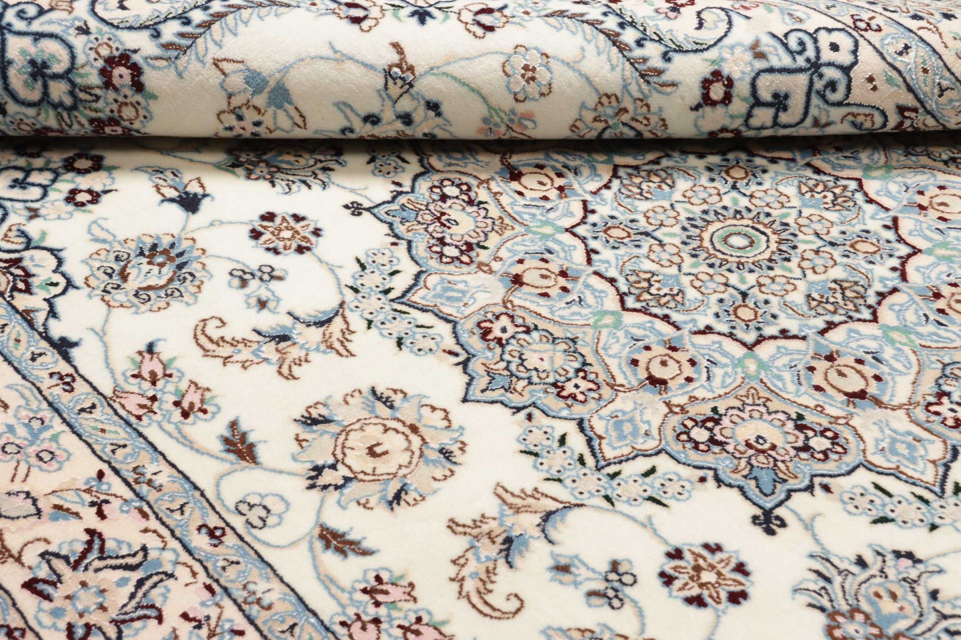 Nain Perserteppich aus Iran, 153 × 237 cm