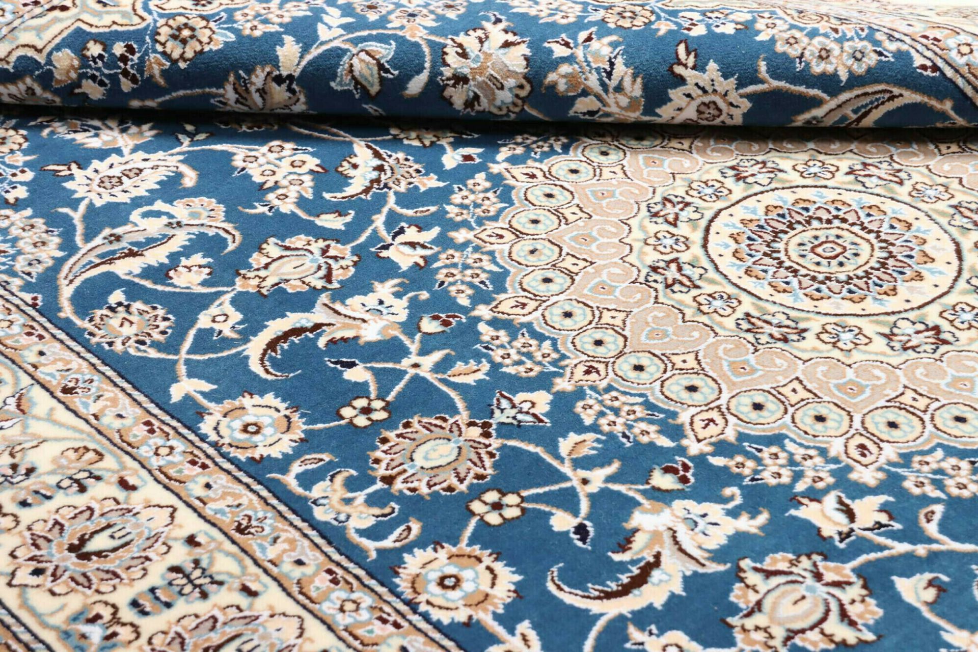 Nain Perserteppich aus Iran, 153 × 235 cm