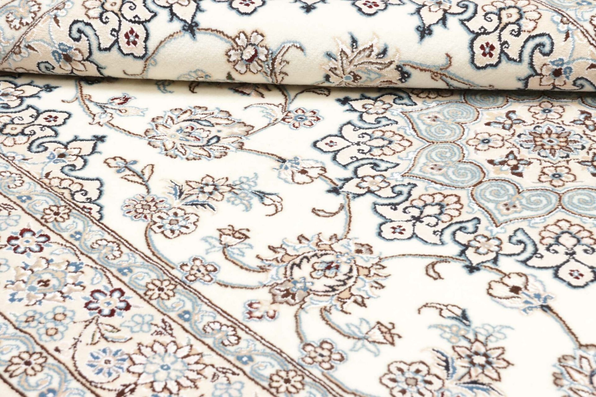 Nain Perserteppich aus Iran, 143 × 217 cm