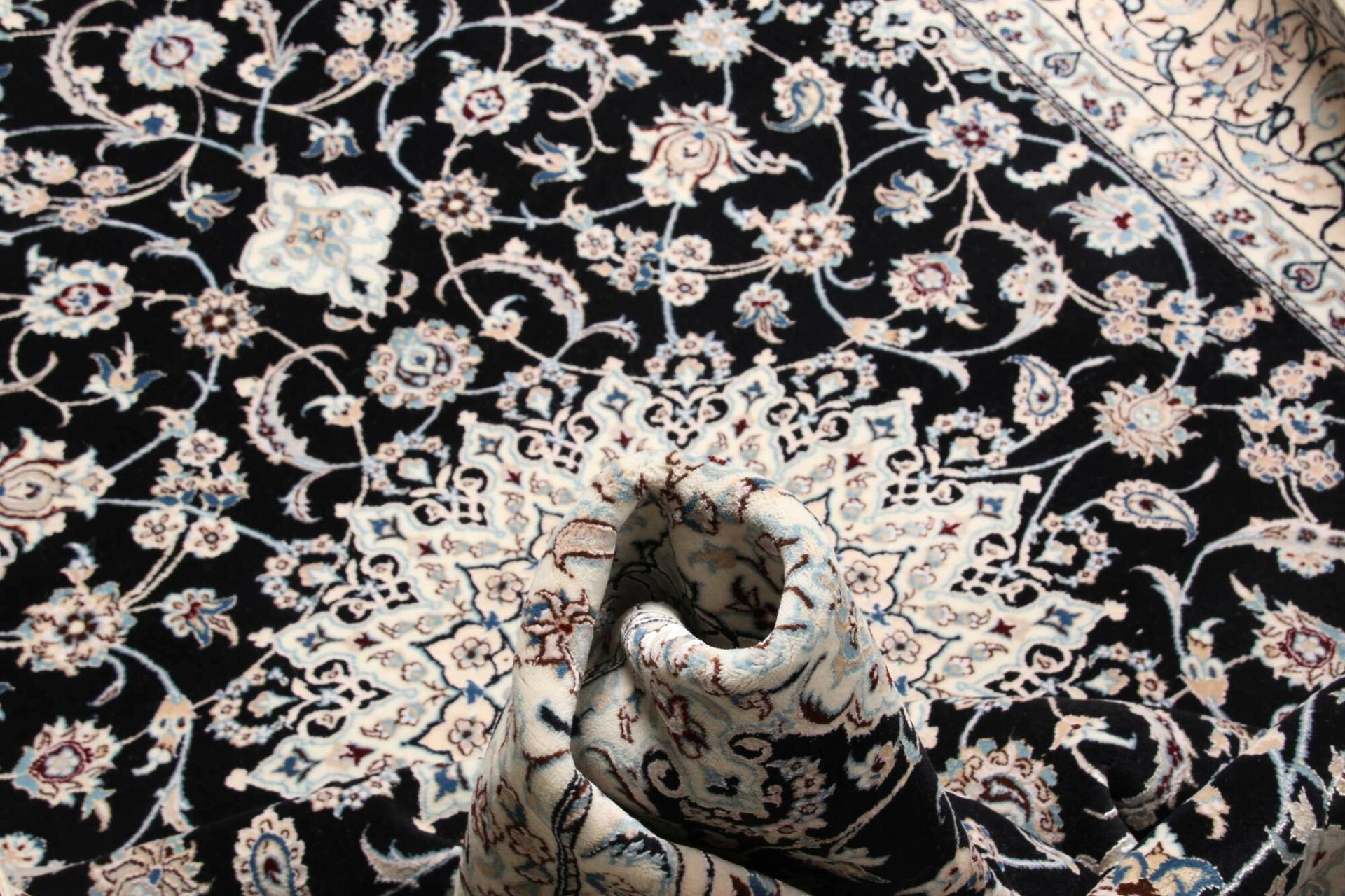 Handgeknüpfter Nain Perserteppich 156 × 225 cm