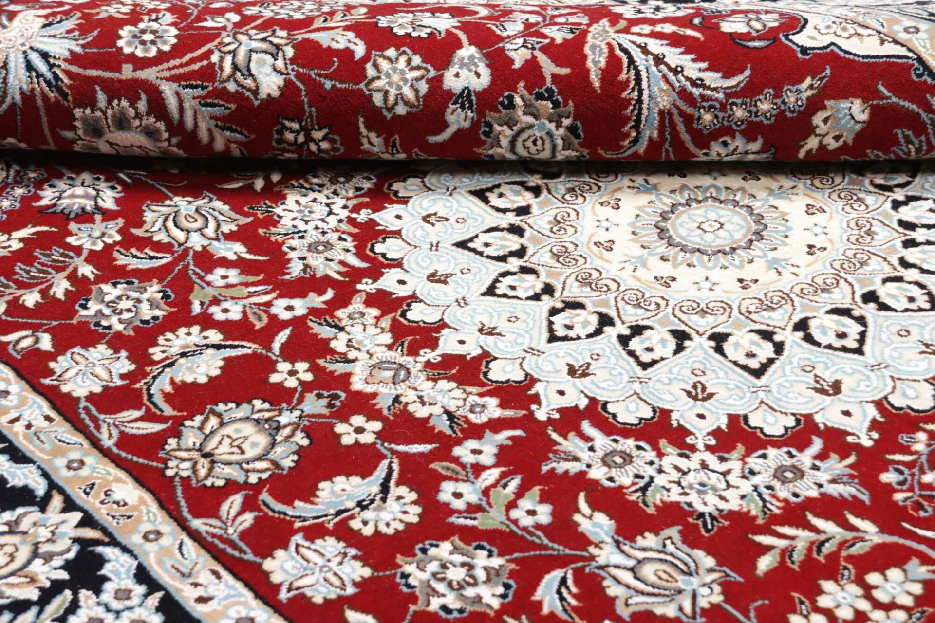 Handgeknüpfter Nain Perserteppich 150 × 246 cm