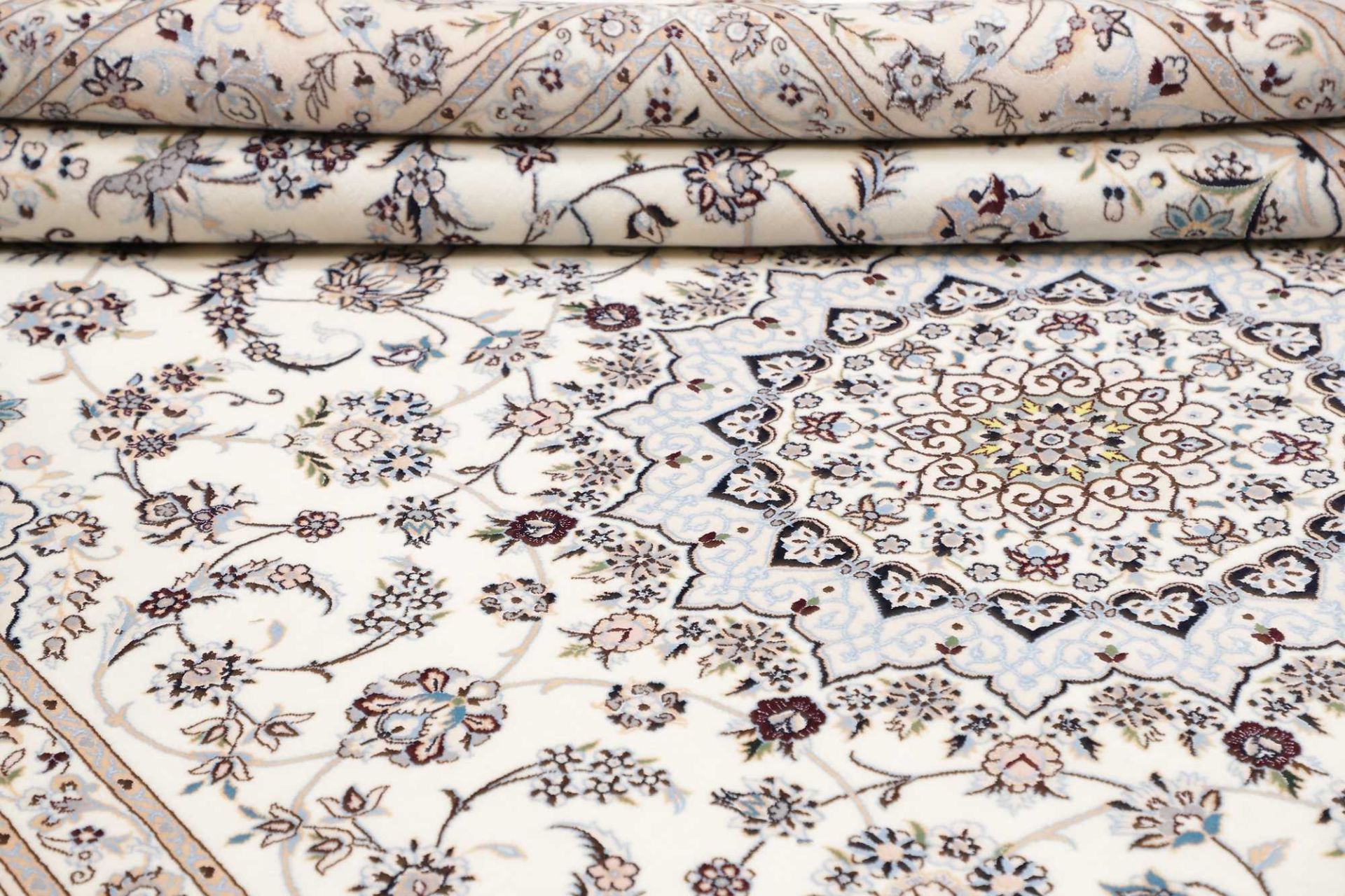 Nain Perserteppich aus Iran, 210 × 310 cm