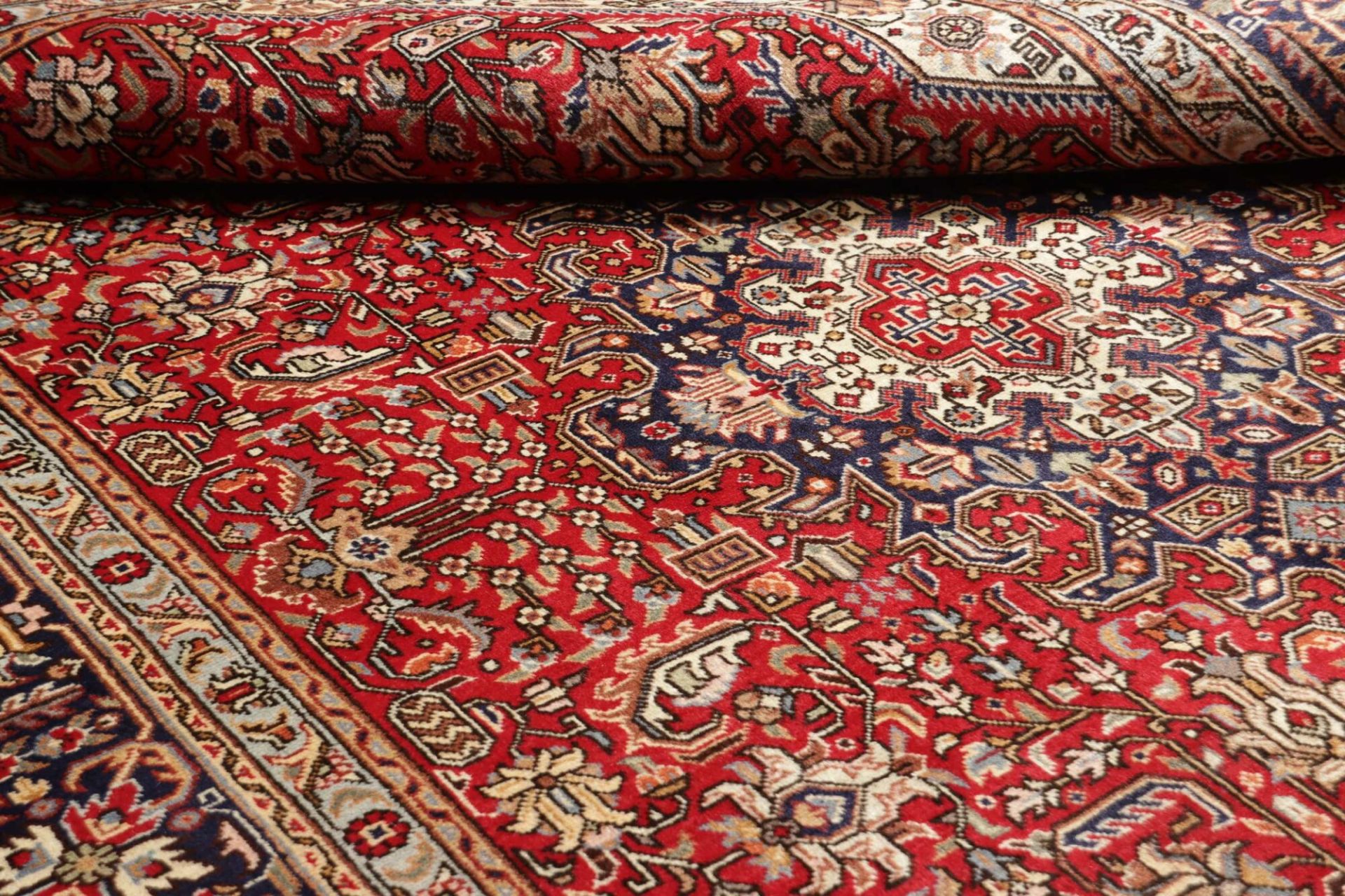 Täbriz Perserteppich 203 × 307 cm aus Wolle, handgeknüpft