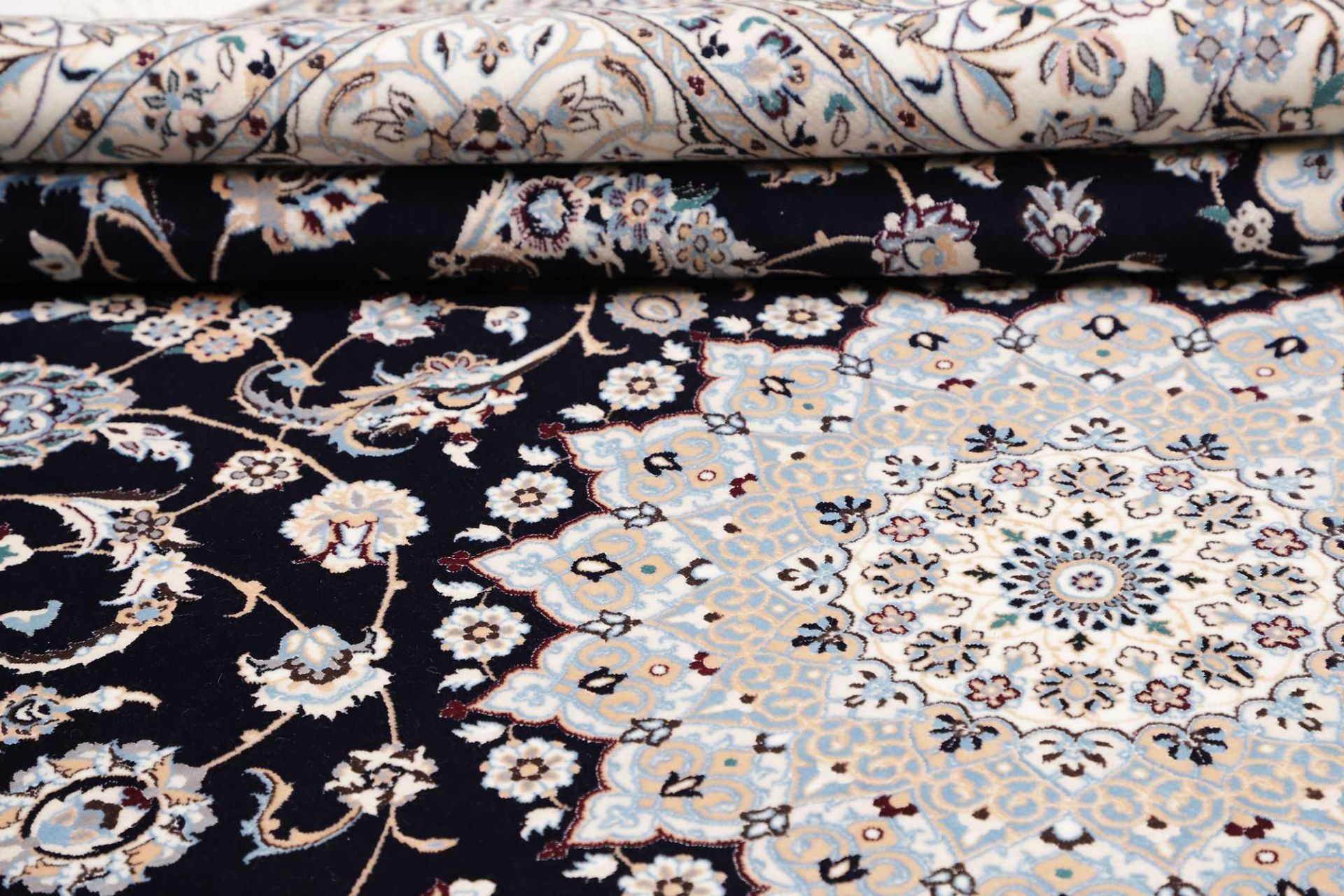 Nain Perserteppich aus Iran, 214 × 308 cm