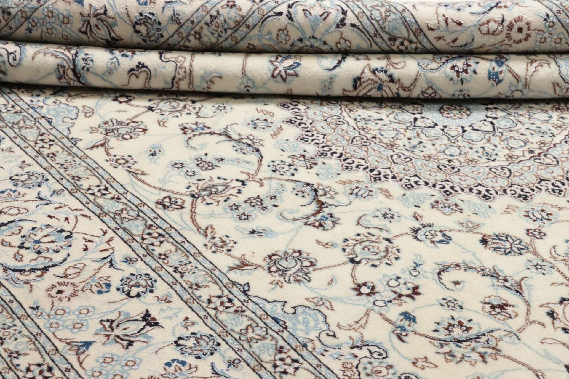 Nain Perserteppich aus Iran, 190 × 290 cm