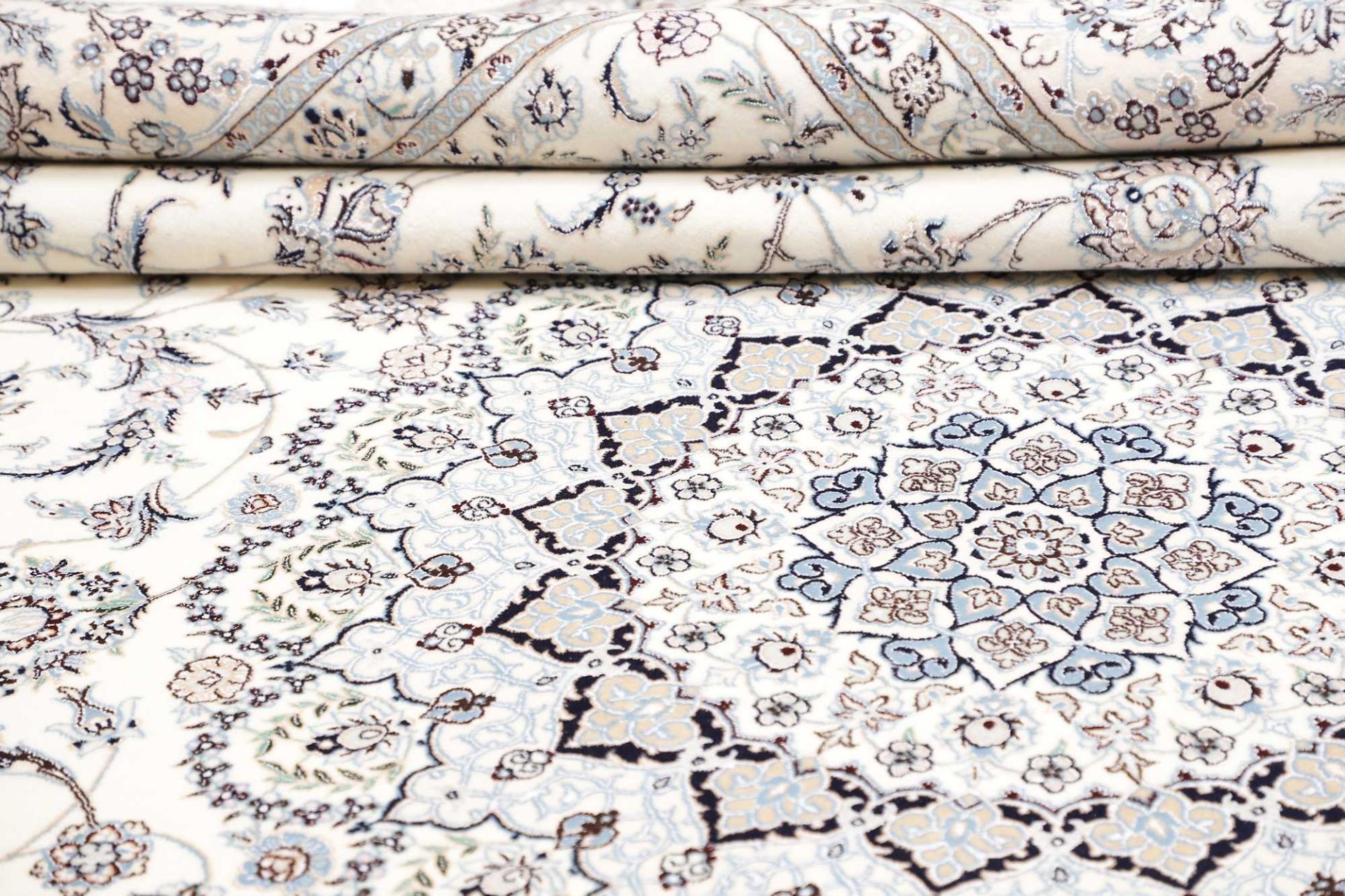 Nain Perserteppich aus Iran, 265 × 369 cm