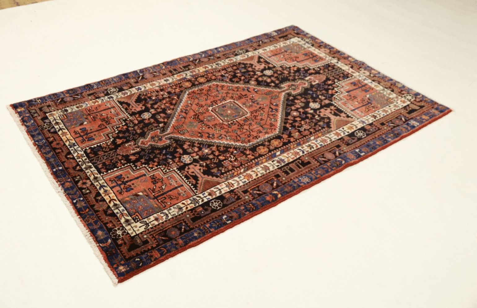 Handgeknüpfter Orientalisch Perserteppich 200 × 133 cm