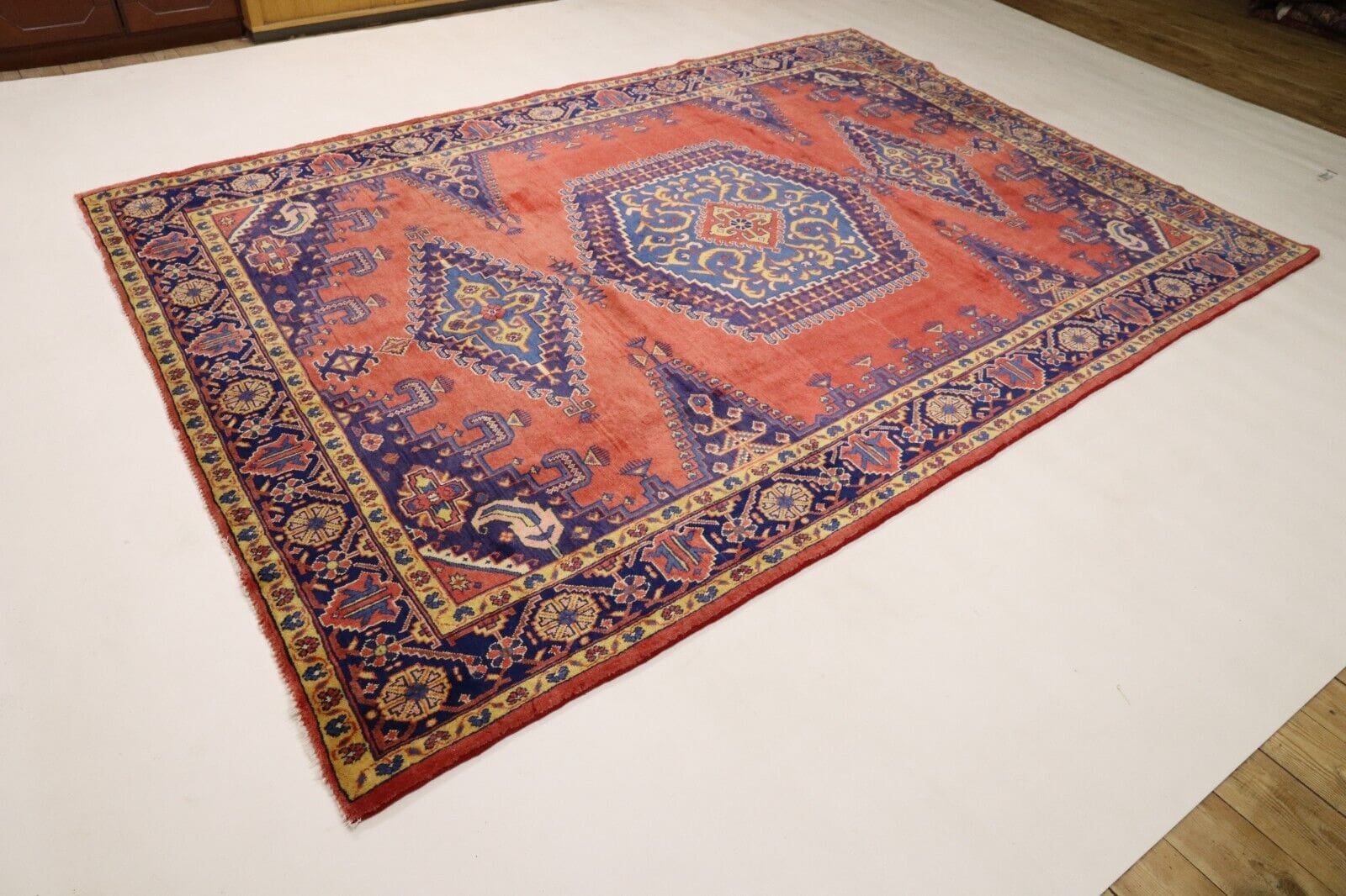 Orientalisch Perserteppich aus Iran, 330 × 225 cm