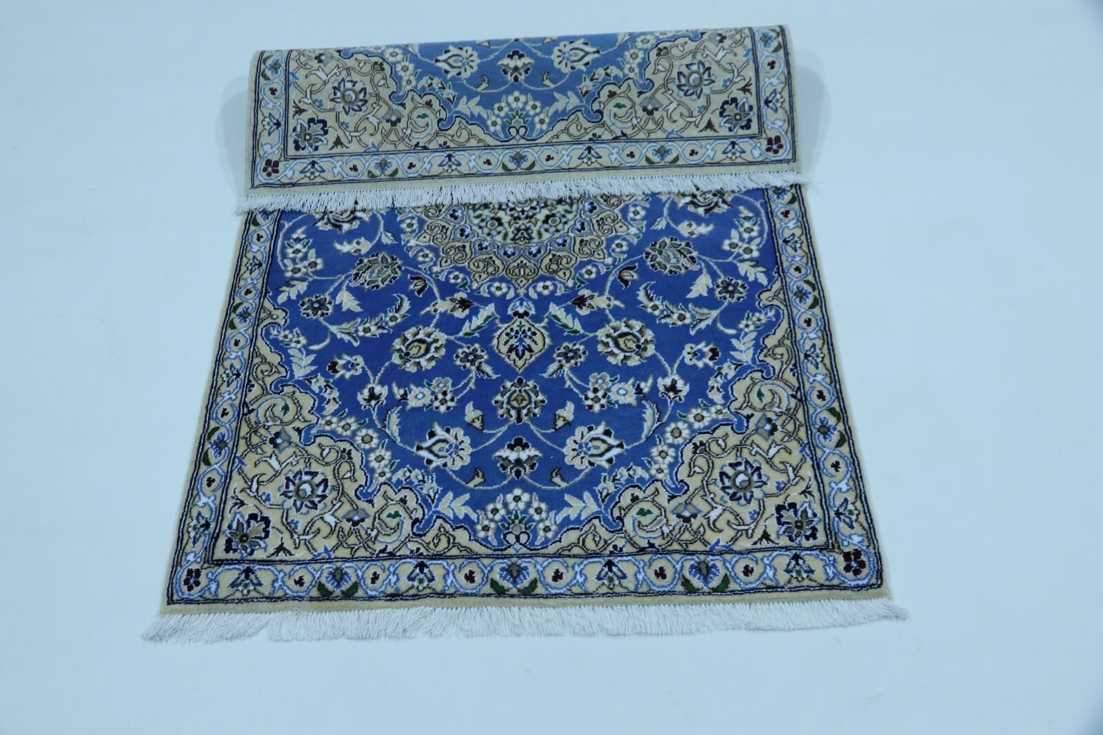 Nain Perserteppich aus Iran, 135 × 91 cm