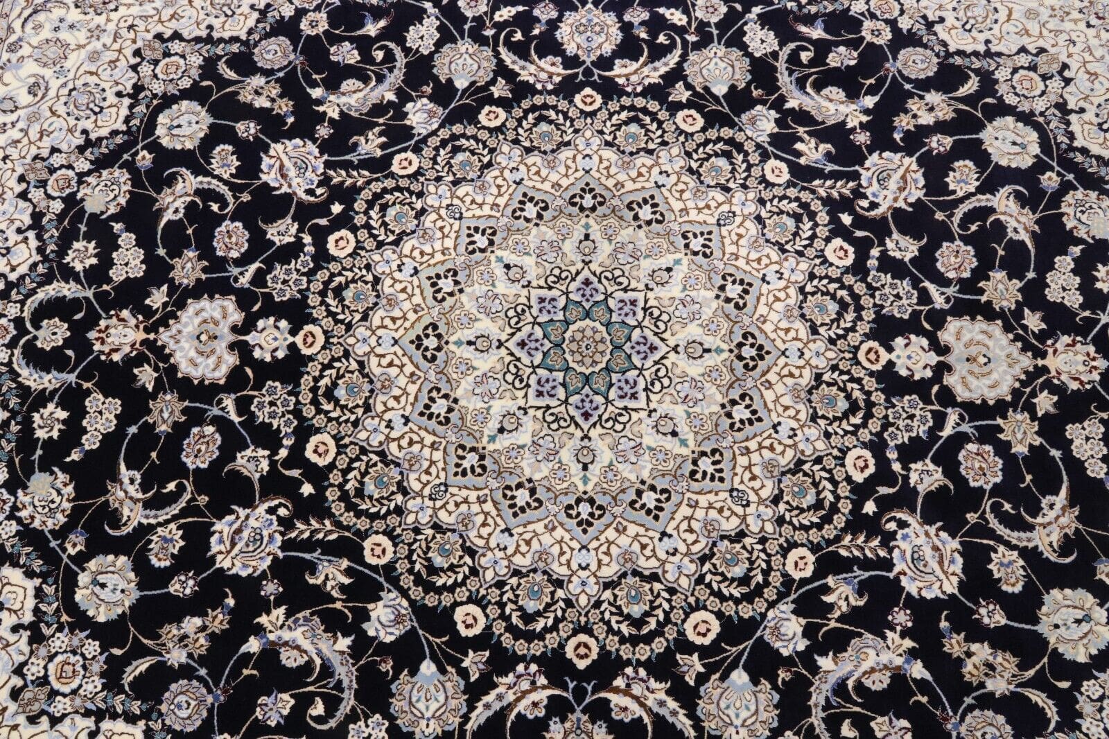 Handgeknüpfter Nain Perserteppich 310 × 258 cm