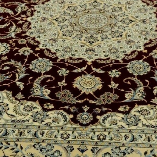 Nain Perserteppich aus Iran, 252 × 260 cm