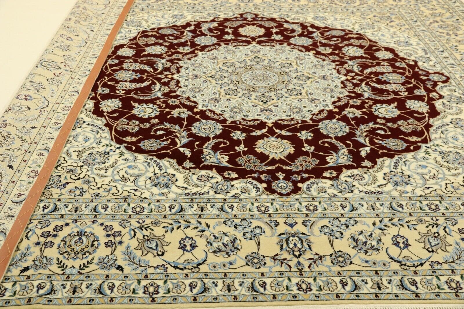 Nain Perserteppich aus Iran, 252 × 260 cm