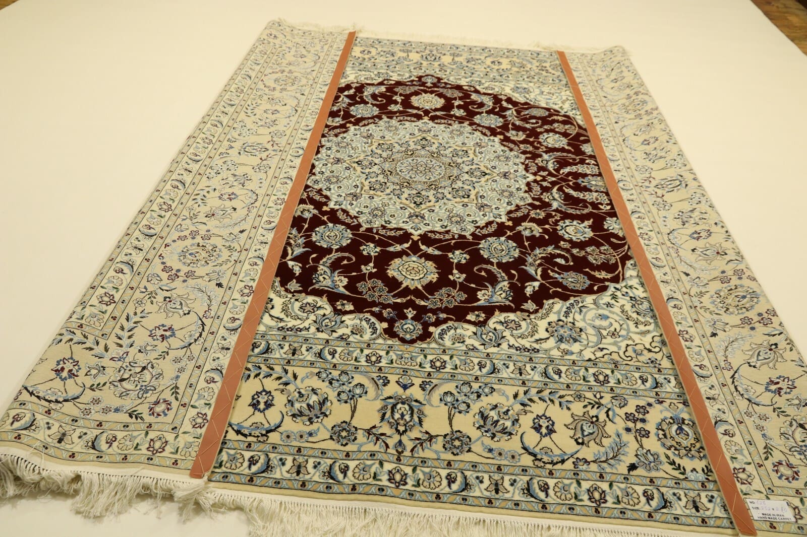 Nain Perserteppich aus Iran, 252 × 260 cm