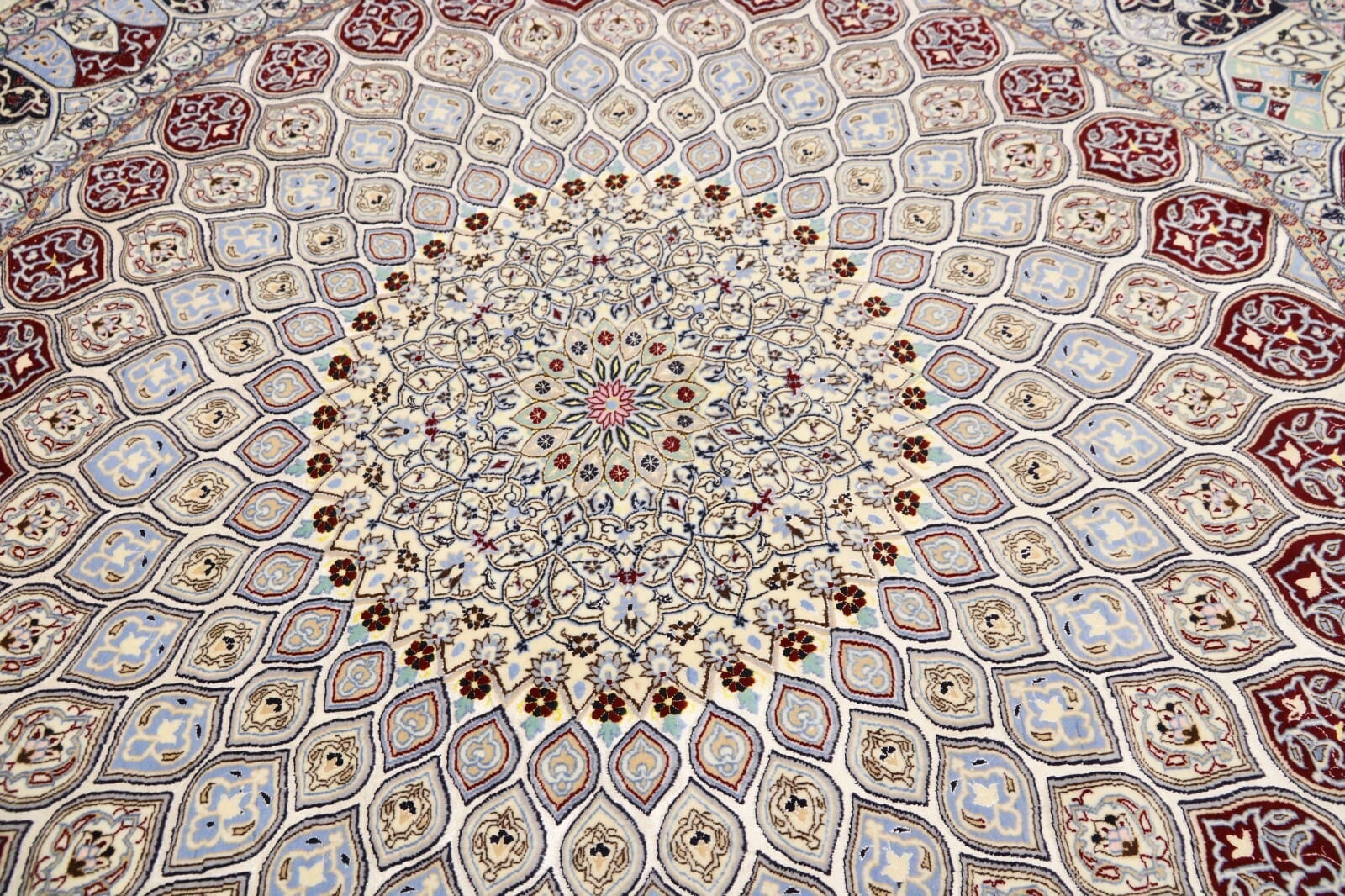 Handgeknüpfter Nain Perserteppich, 250 × 250 cm, Wolle & Seide