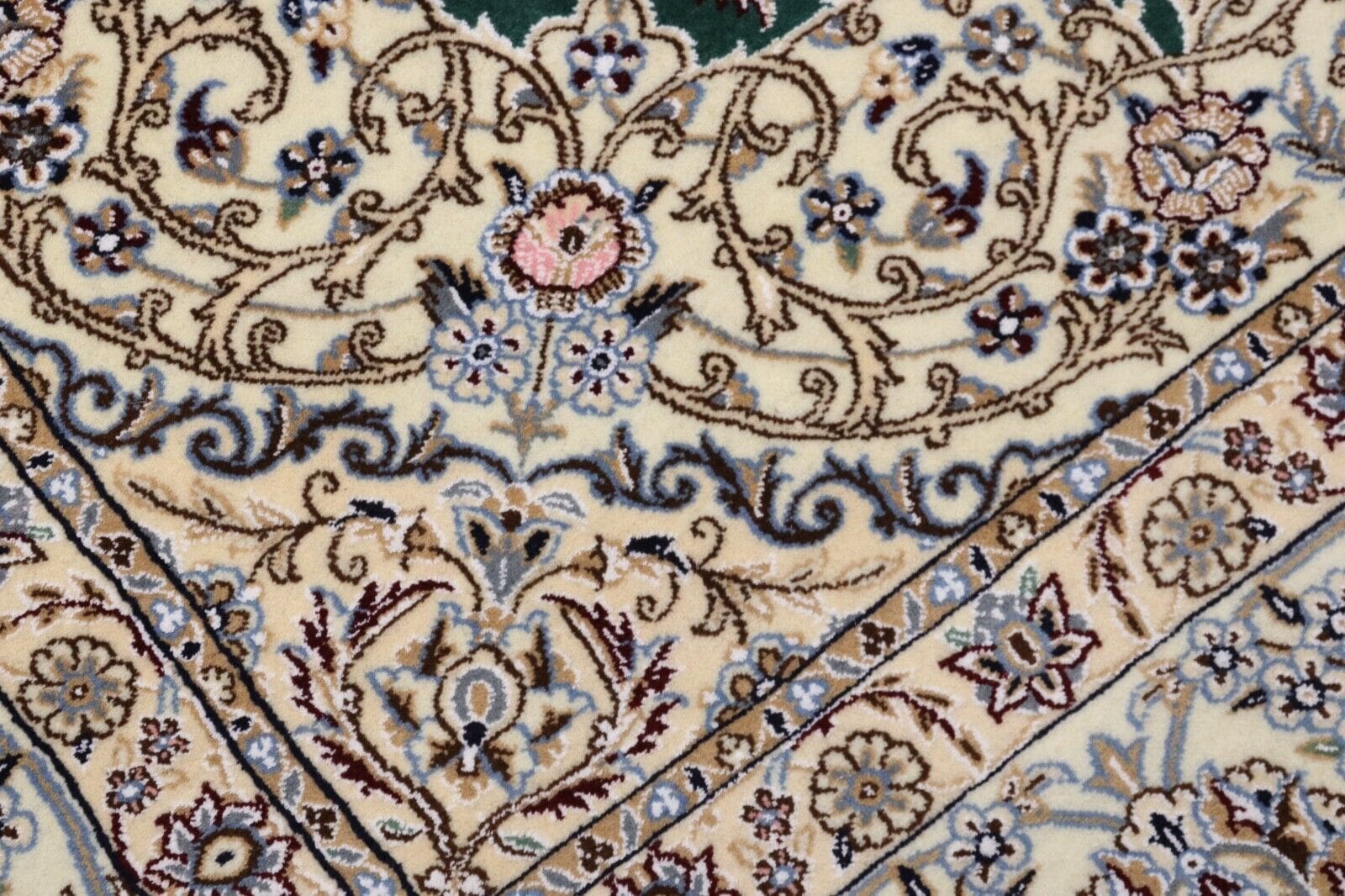 Nain Perserteppich 352 × 251 cm aus Wolle, handgeknüpft