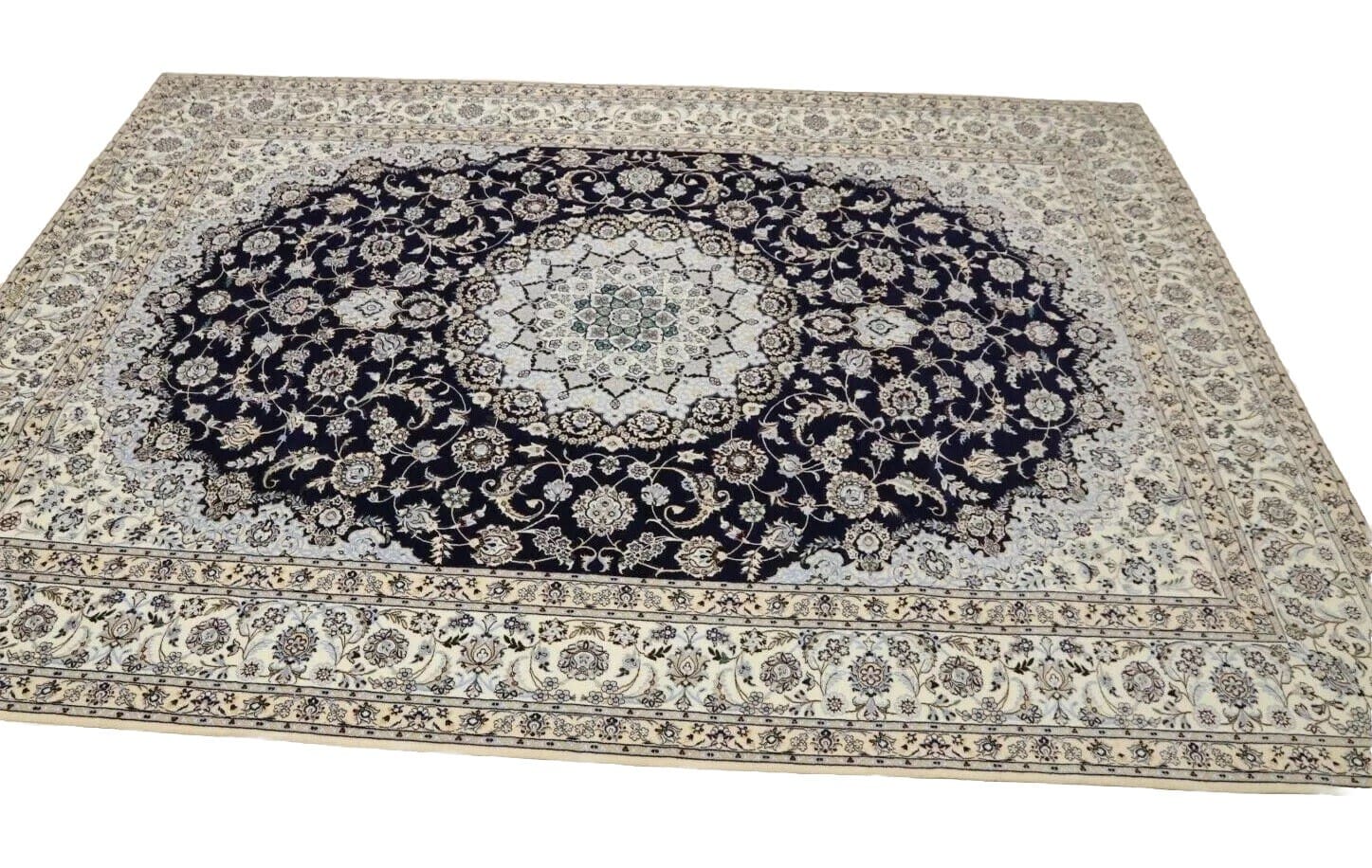 Nain Perserteppich 358 × 254 cm aus Wolle & Seide, handgeknüpft
