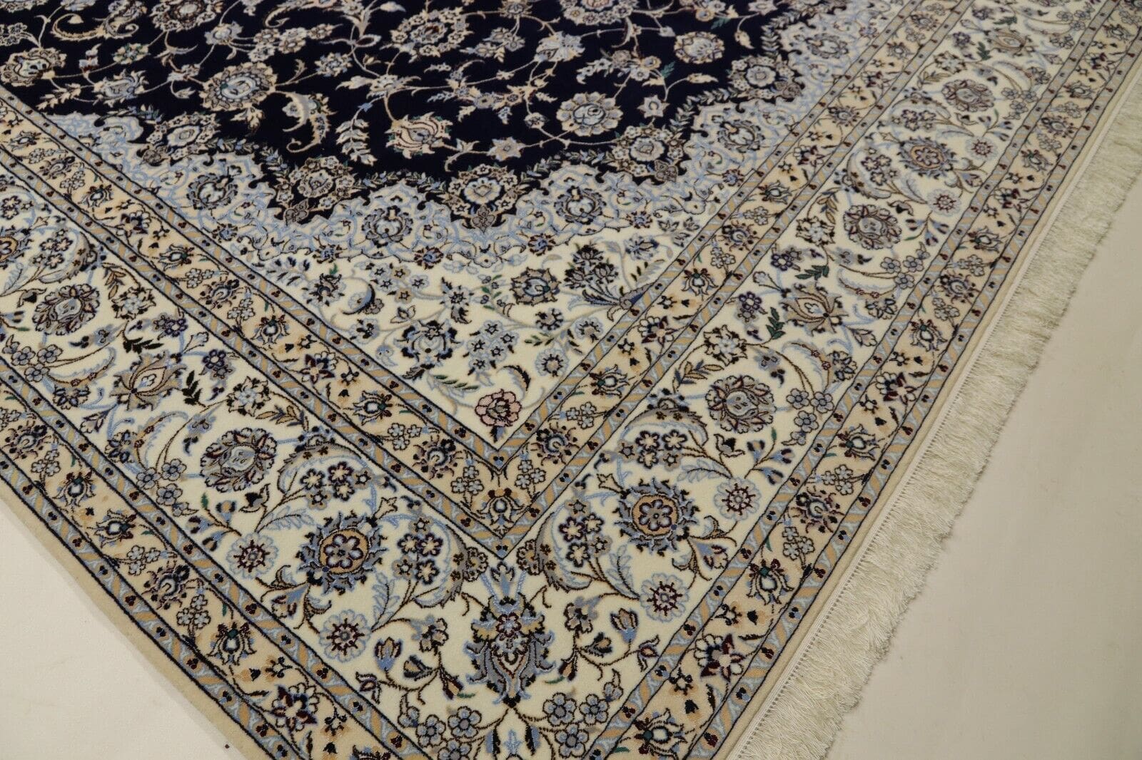 Nain Perserteppich 358 × 254 cm aus Wolle & Seide, handgeknüpft