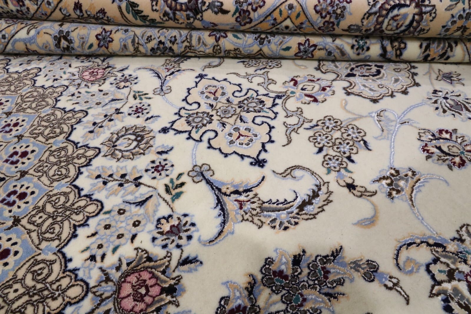 Nain Perserteppich aus Iran, 410 × 312 cm
