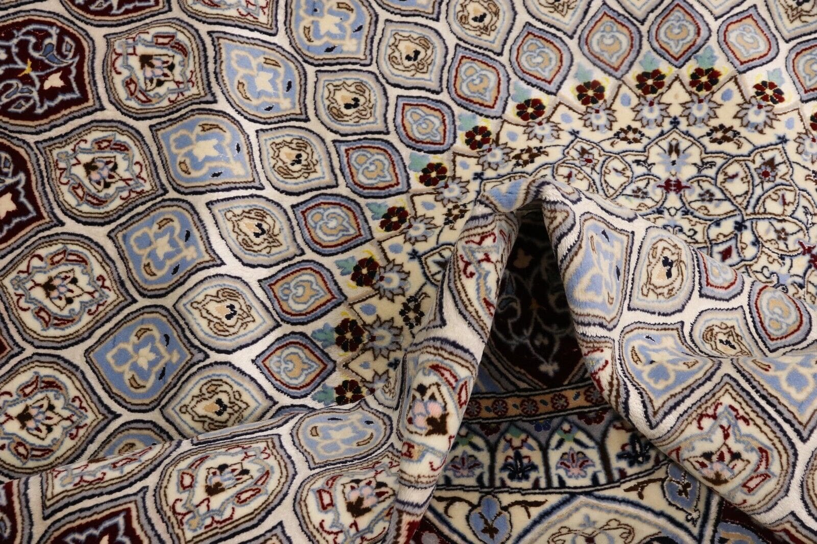 wunderschoner-orientteppich-250x251-cm-1000-knoten-handgeknupft-6 Handgeknüpfter Orientalisch Perserteppich 250 × 250 cm