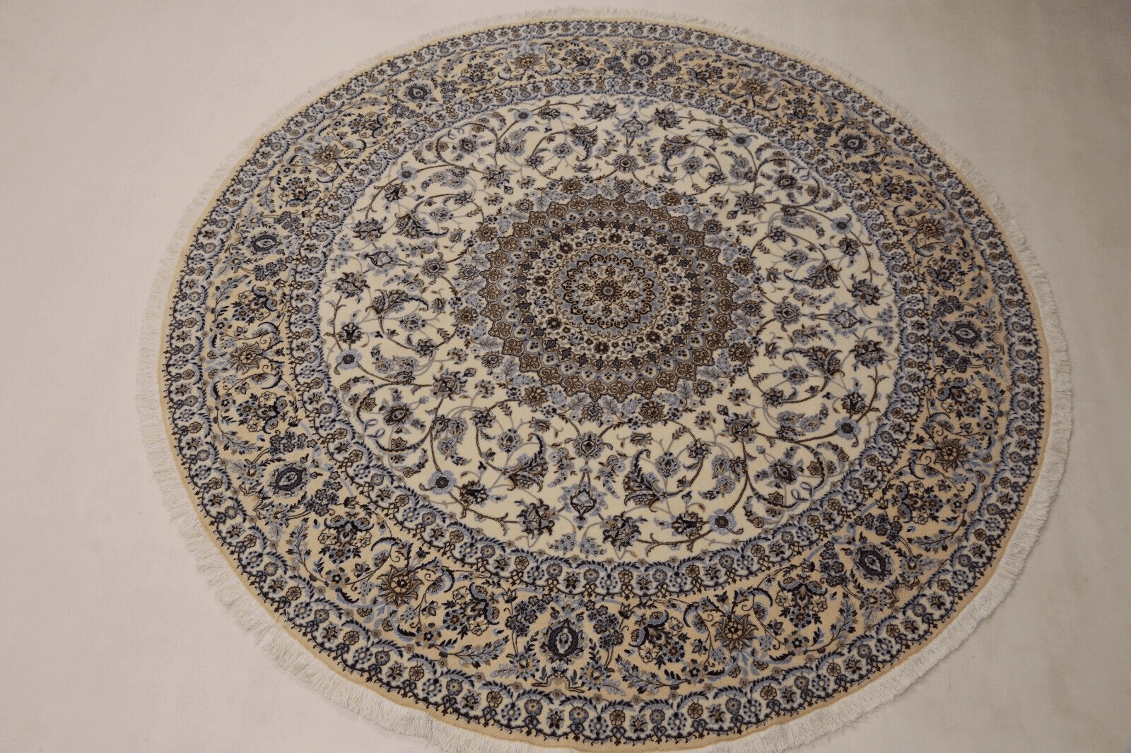 Nain Perserteppich aus Iran, 255 × 253 cm