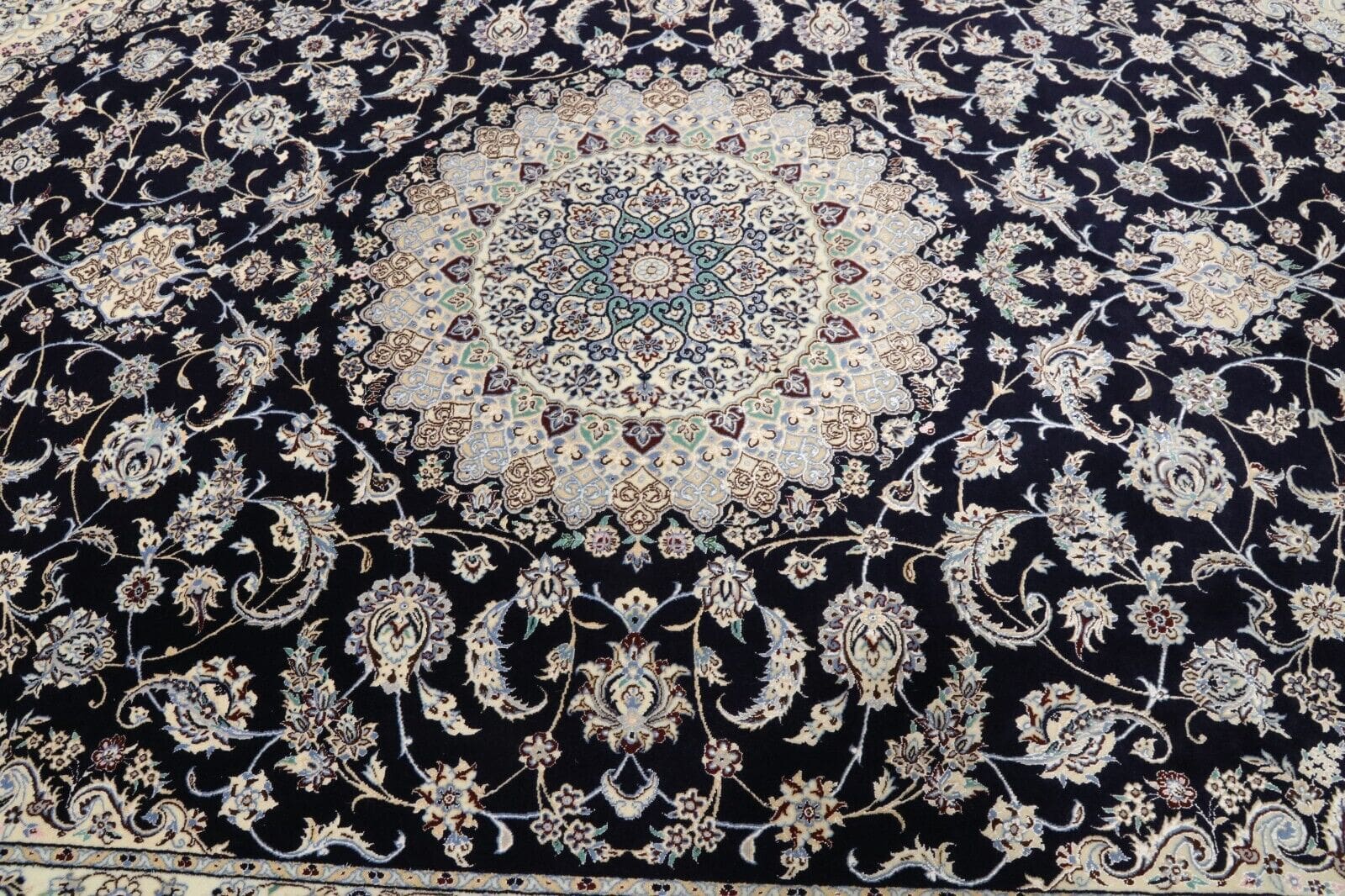 Nain Perserteppich 309 × 206 cm aus Wolle & Seide, handgeknüpft