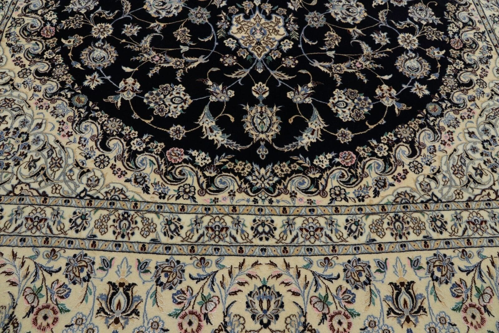 Nain Perserteppich 309 × 206 cm aus Wolle & Seide, handgeknüpft