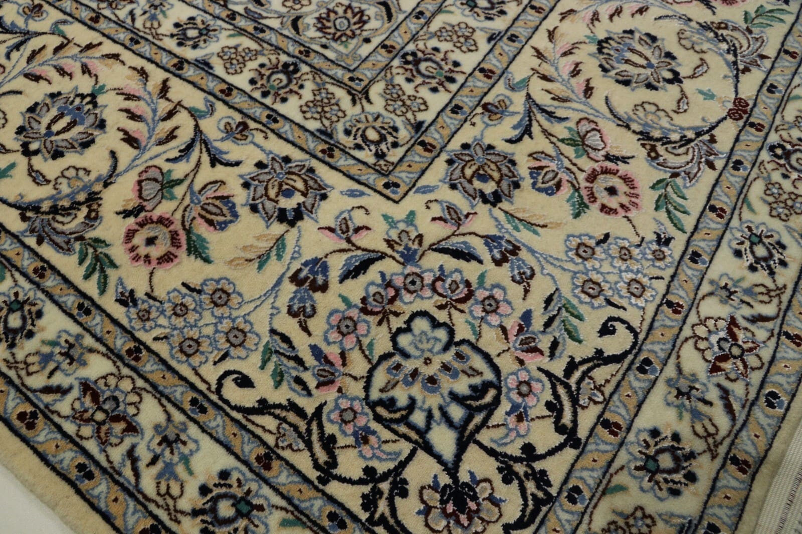 Nain Perserteppich 309 × 206 cm aus Wolle & Seide, handgeknüpft